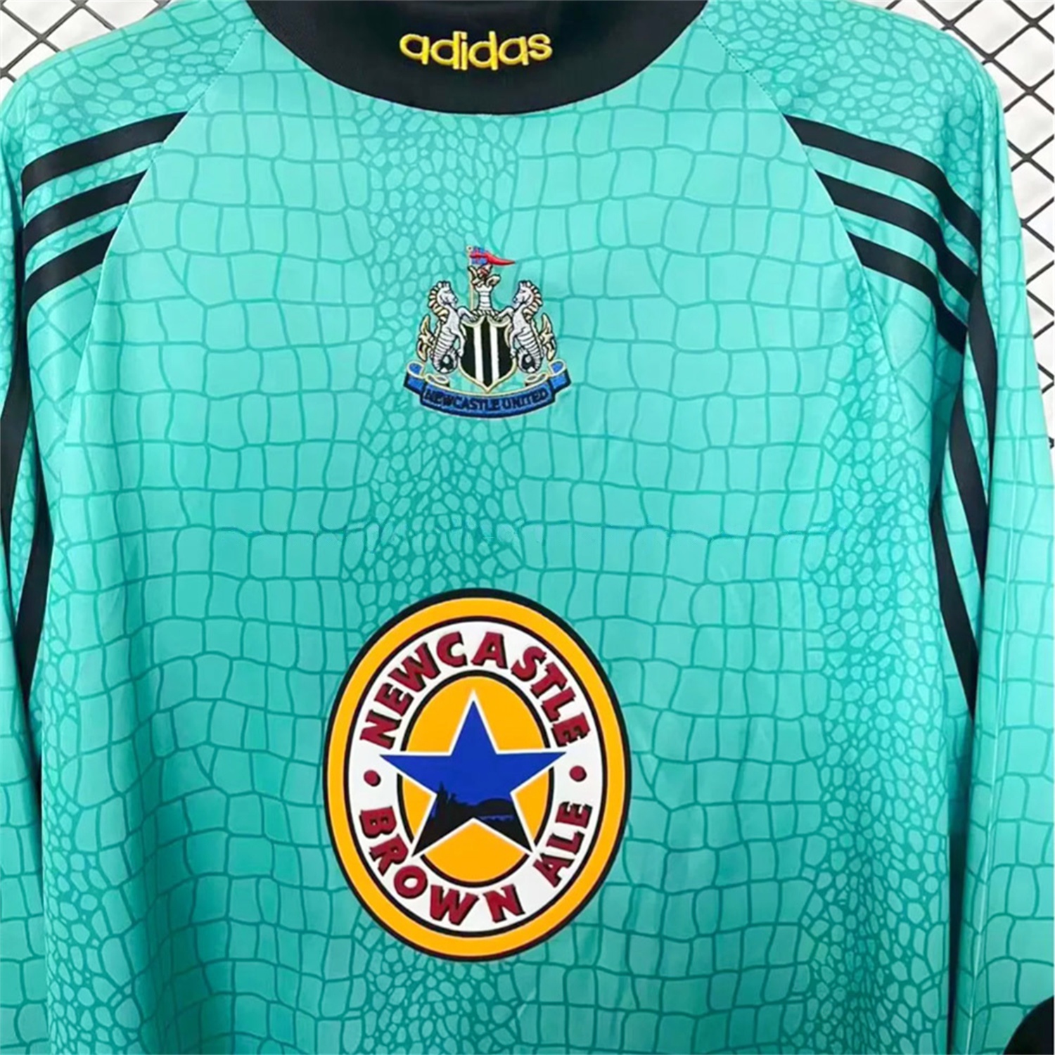 Retro Newcastle United 1997-98 Long Sleeves Cyan Goalkeeper Jersey - Unitedfutballjersey