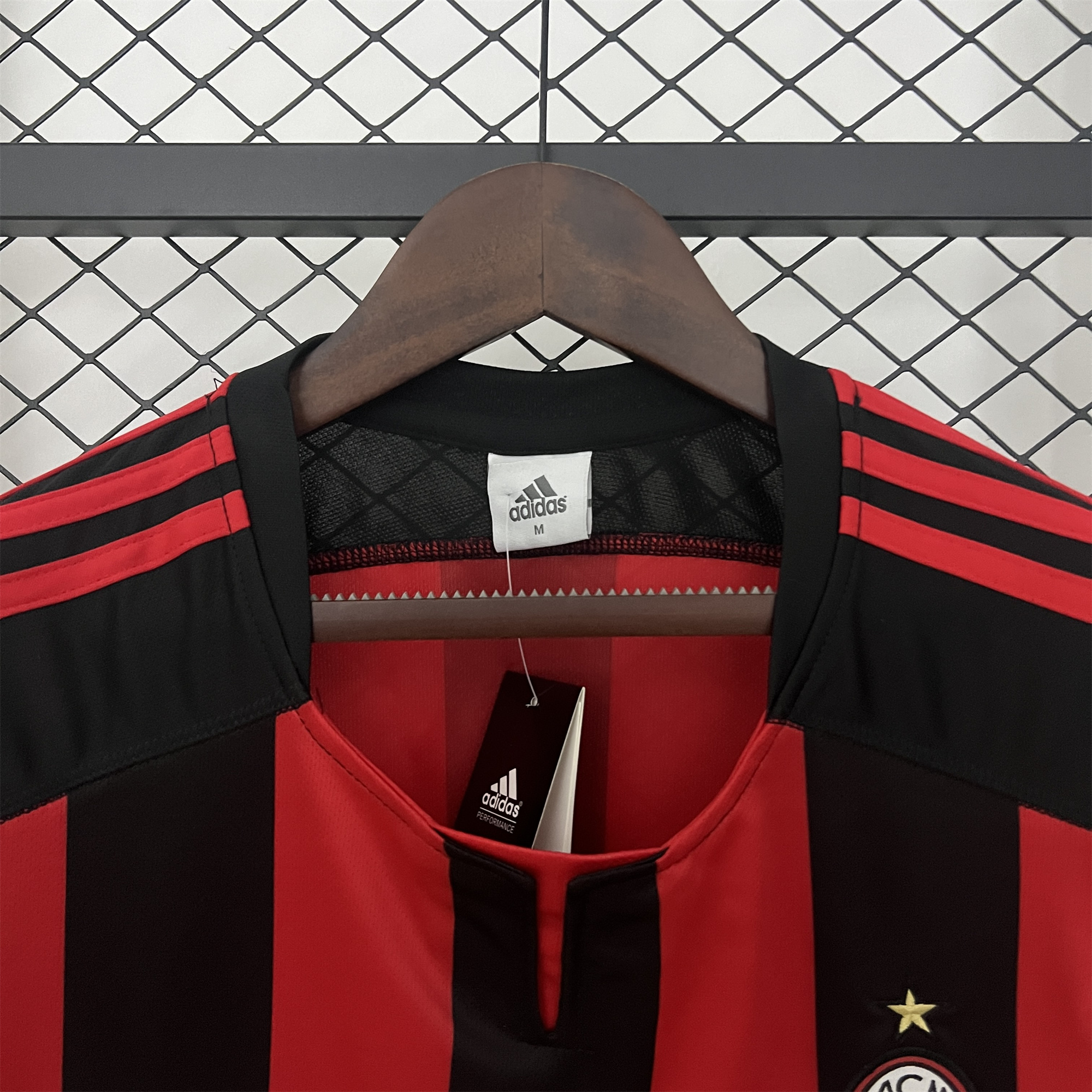 Retro AC Milan 2003-04 Home Jersey - Unitedfutballjersey