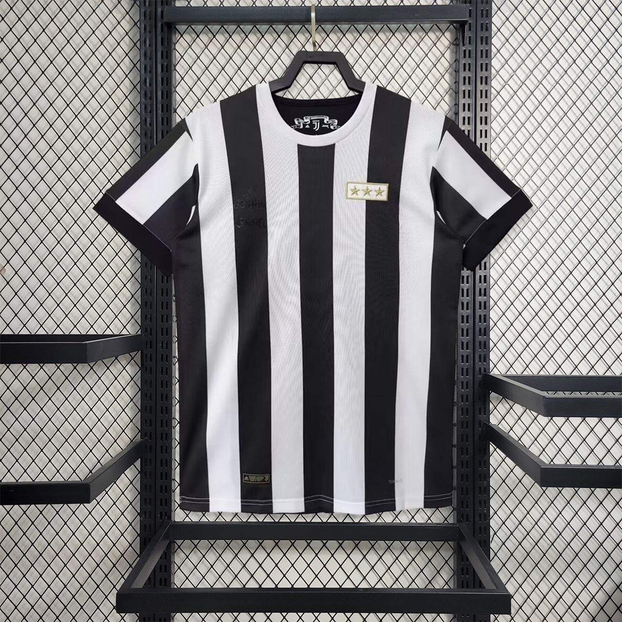 Retro Juventus 2017-18 120th Anniversary Special Edition Jersey - Unitedfutballjersey