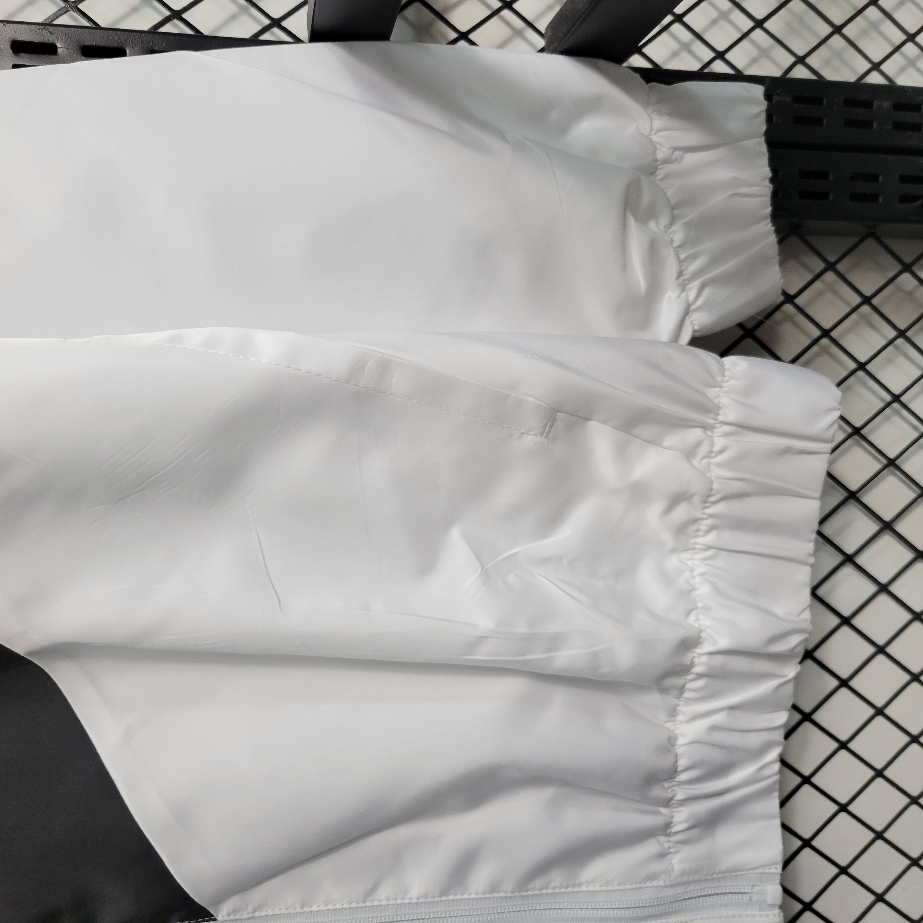 23-24 AC Milan White Windbreaker S-XXL - Unitedfutballjersey