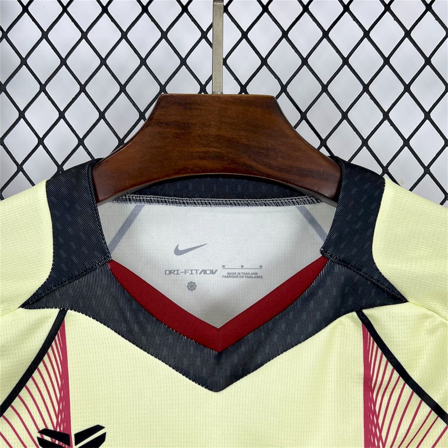 Barcelona 25-26 T90 Red Lines Yellow Special Jersey - Fans Version - Unitedfutballjersey