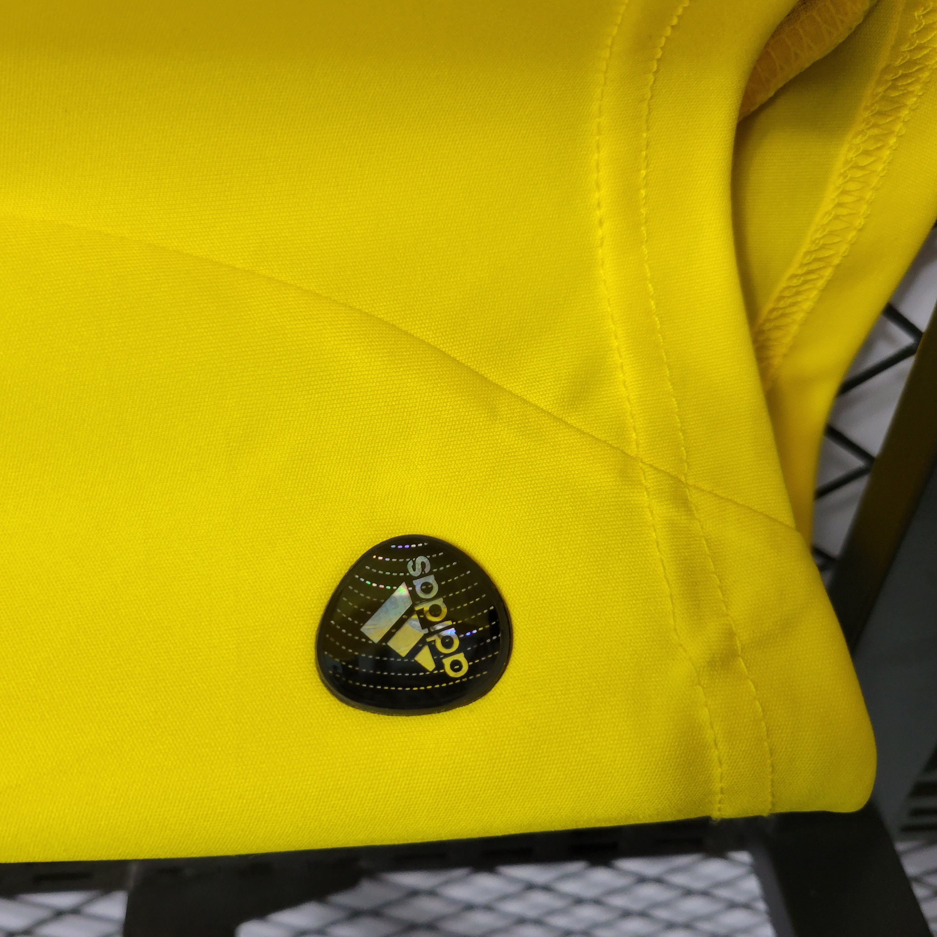 Retro Real Madrid 11-12 Yellow Goalkeeper Jersey - Unitedfutballjersey