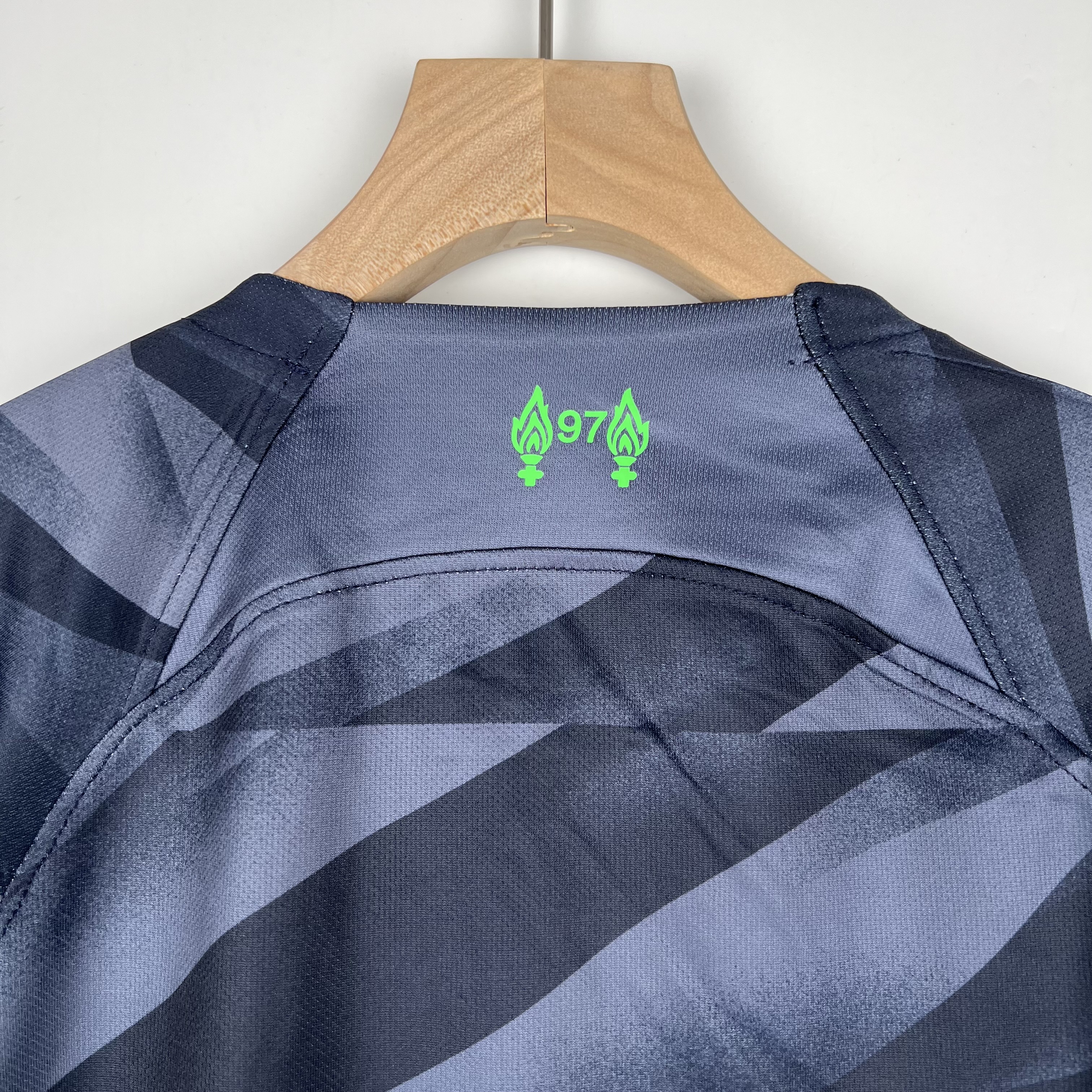 Liverpool 23-24 Black Goalkeeper Kids Kit - Unitedfutballjersey