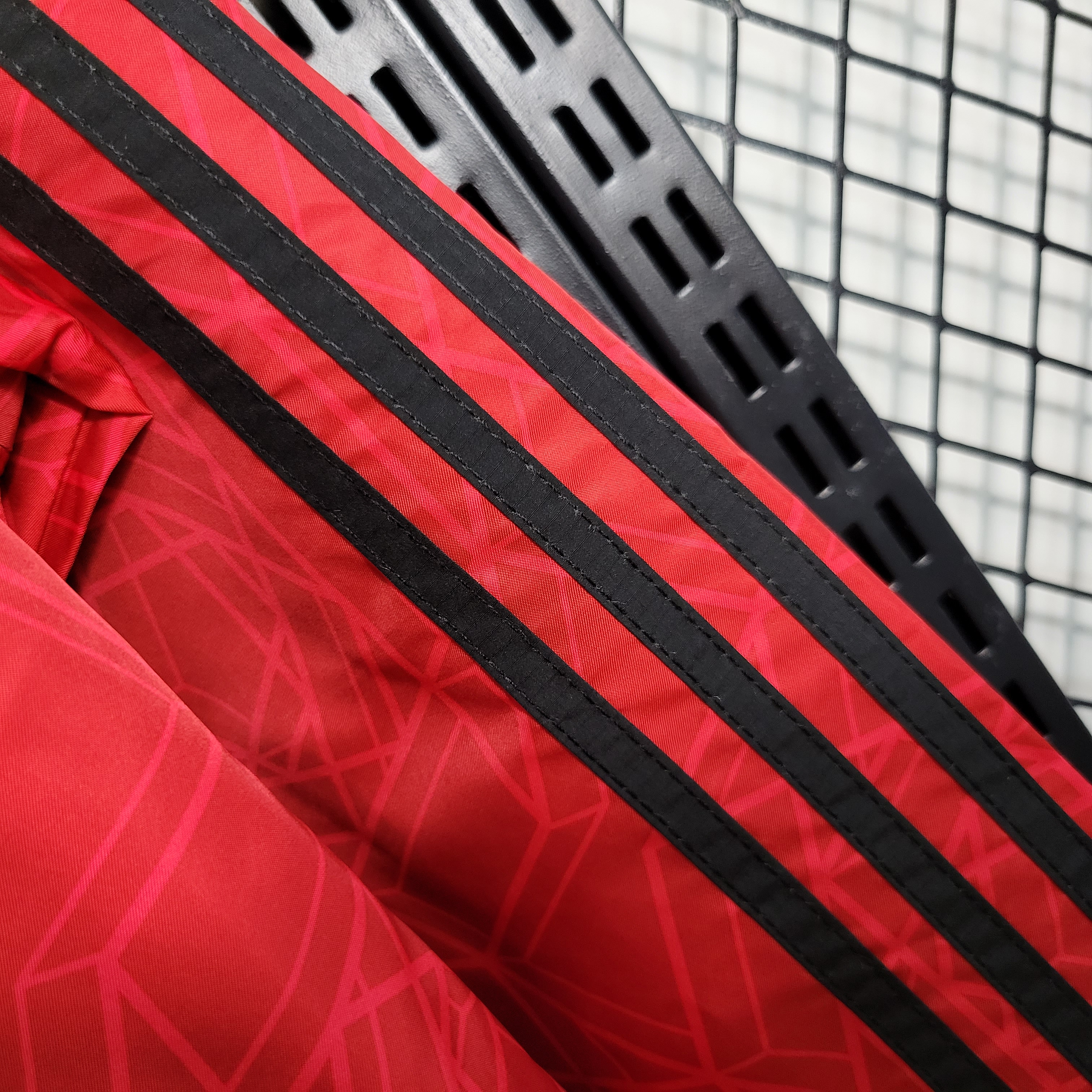 Manchester United 23-24 DNA Windbreaker Jacket - Red - Unitedfutballjersey