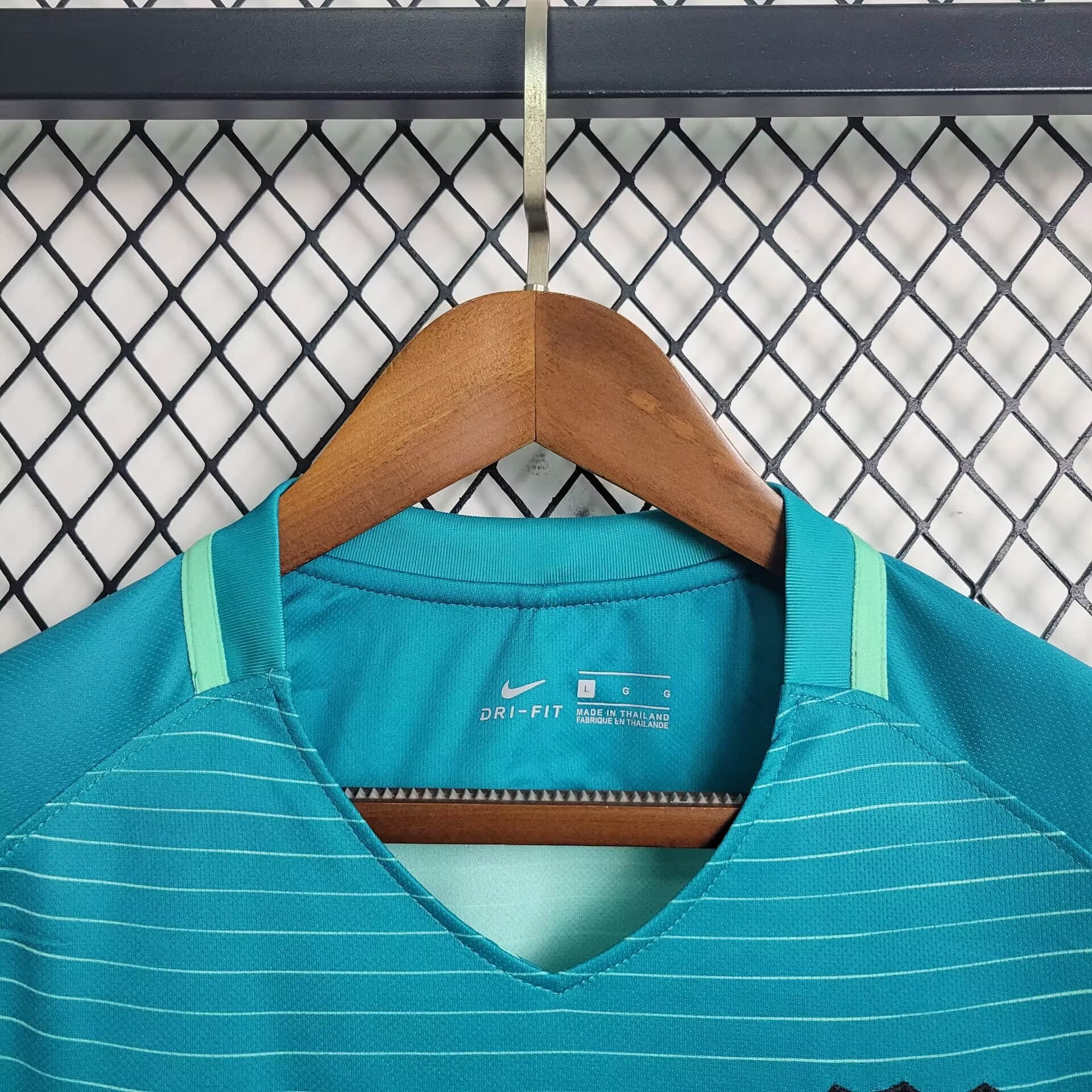 B.A.R.S.A Retro 16-17 Third Jersey - Unitedfutballjersey