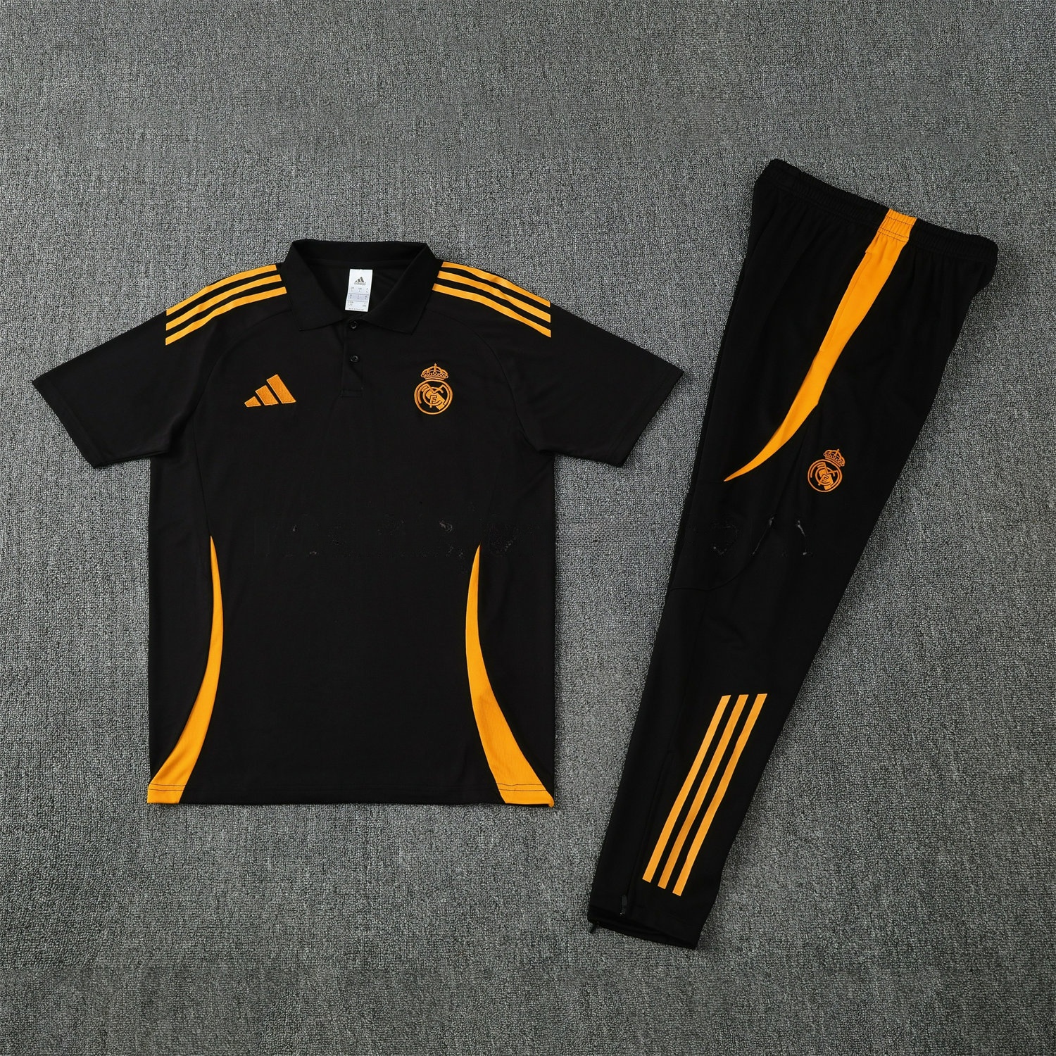 Real Madrid 25-26 POLO Short-Sleeve Training Set - Black Top and Pants with Yellow Stripes - Unitedfutballjersey