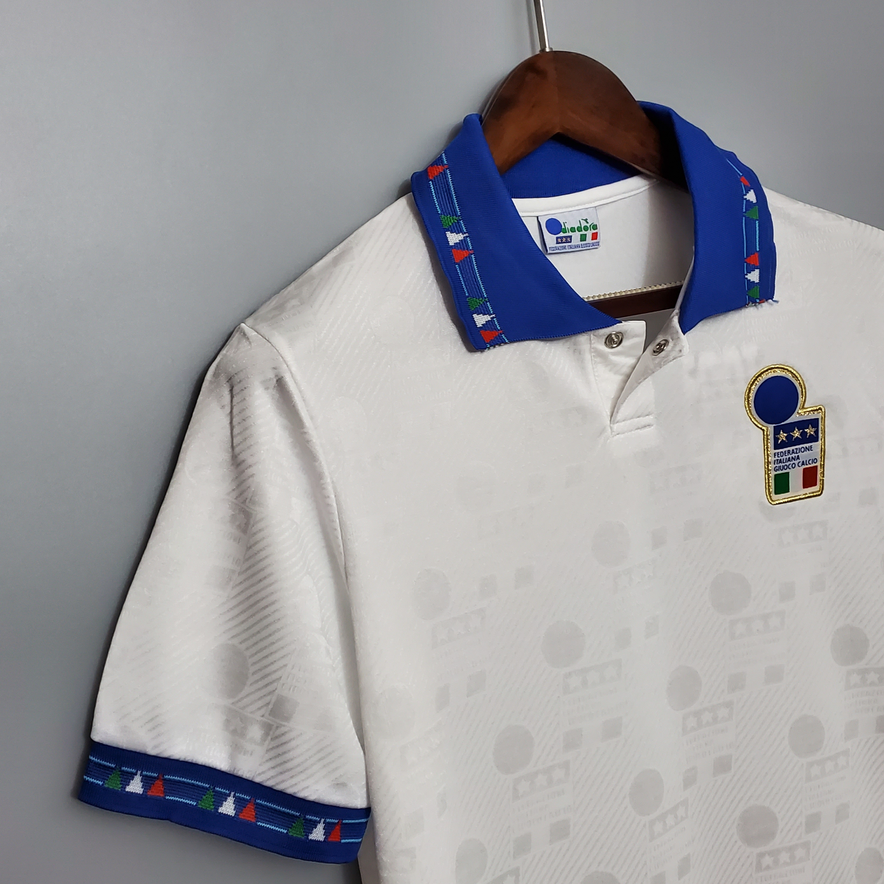 Retro Italy 1994 Away Stadium Jersey - Unitedfutballjersey