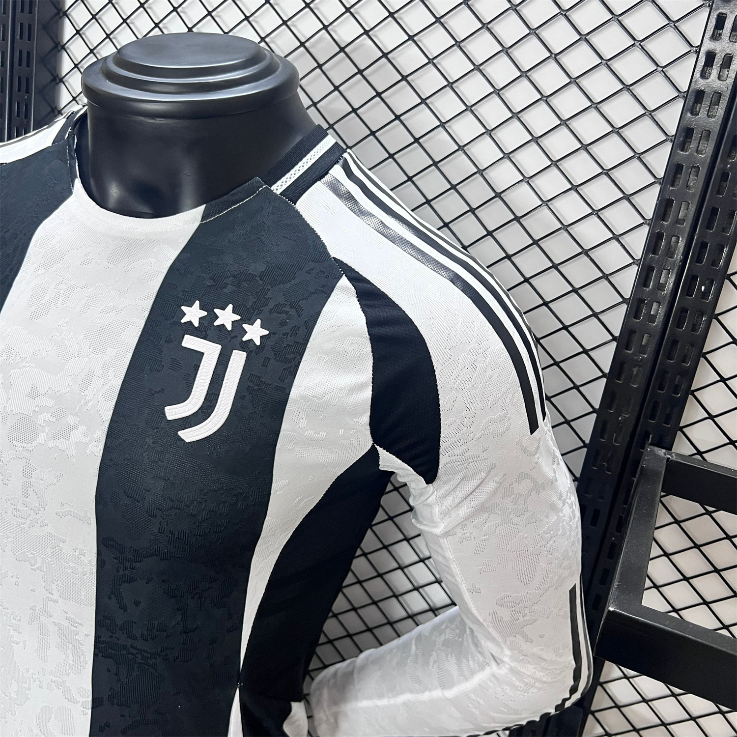 Juventus 24-25 Home Long Sleeve Jersey - Player Version - Unitedfutballjersey