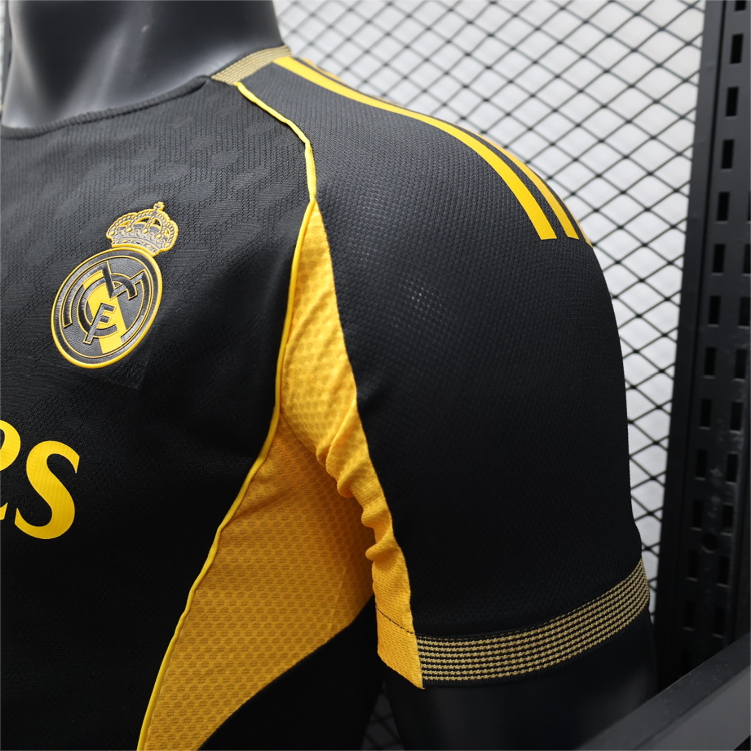 Real Madrid 25-26 Black Gold Special Edition Jersey - Player Version - Unitedfutballjersey
