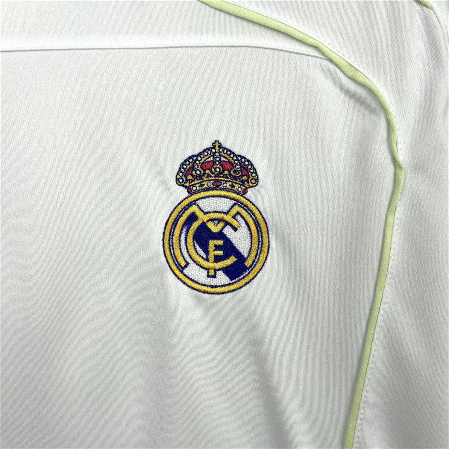 Real Madrid 25-26 Urban Purist Throwback White Jersey - Fans Version - Unitedfutballjersey
