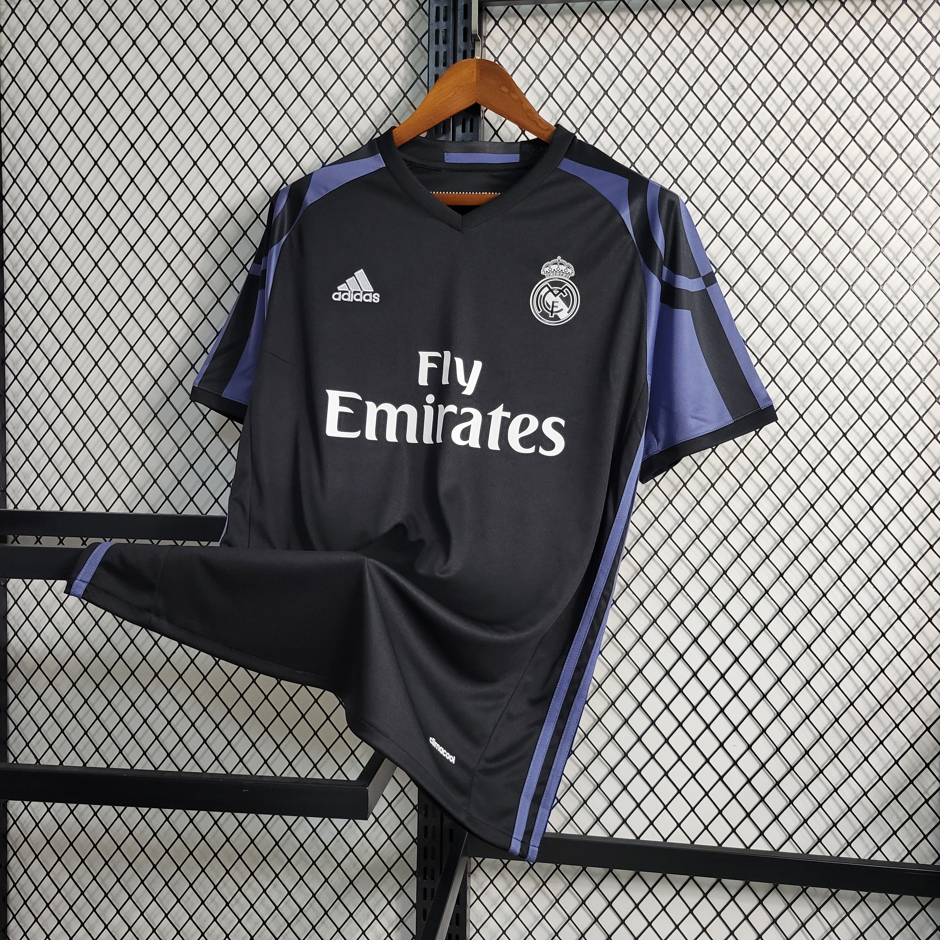 Real Madrid Retro 16-17 Third Jersey - Unitedfutballjersey