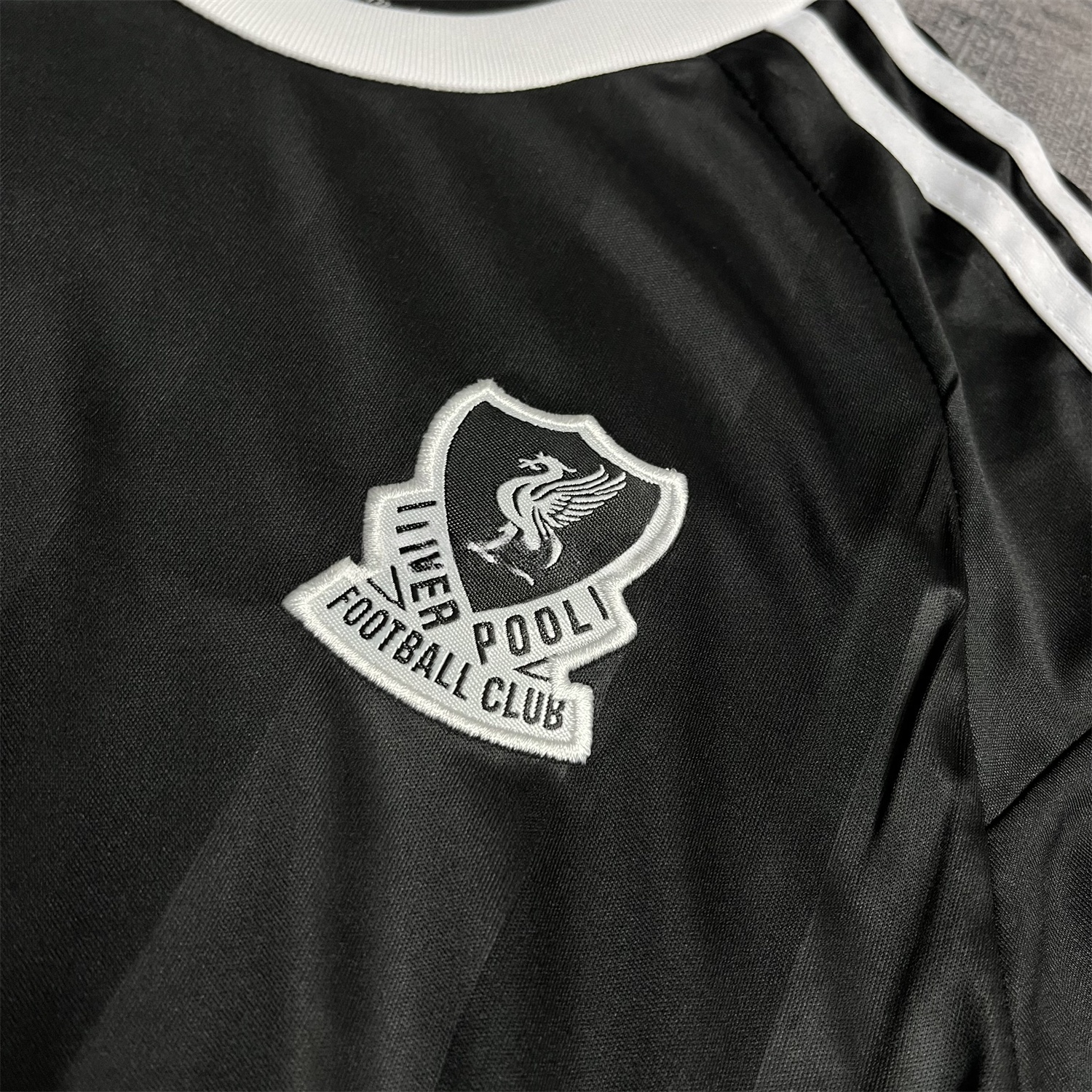 Liver.pool 25-26 Trefoil Black Goalkeeper Kids Kit - Unitedfutballjersey