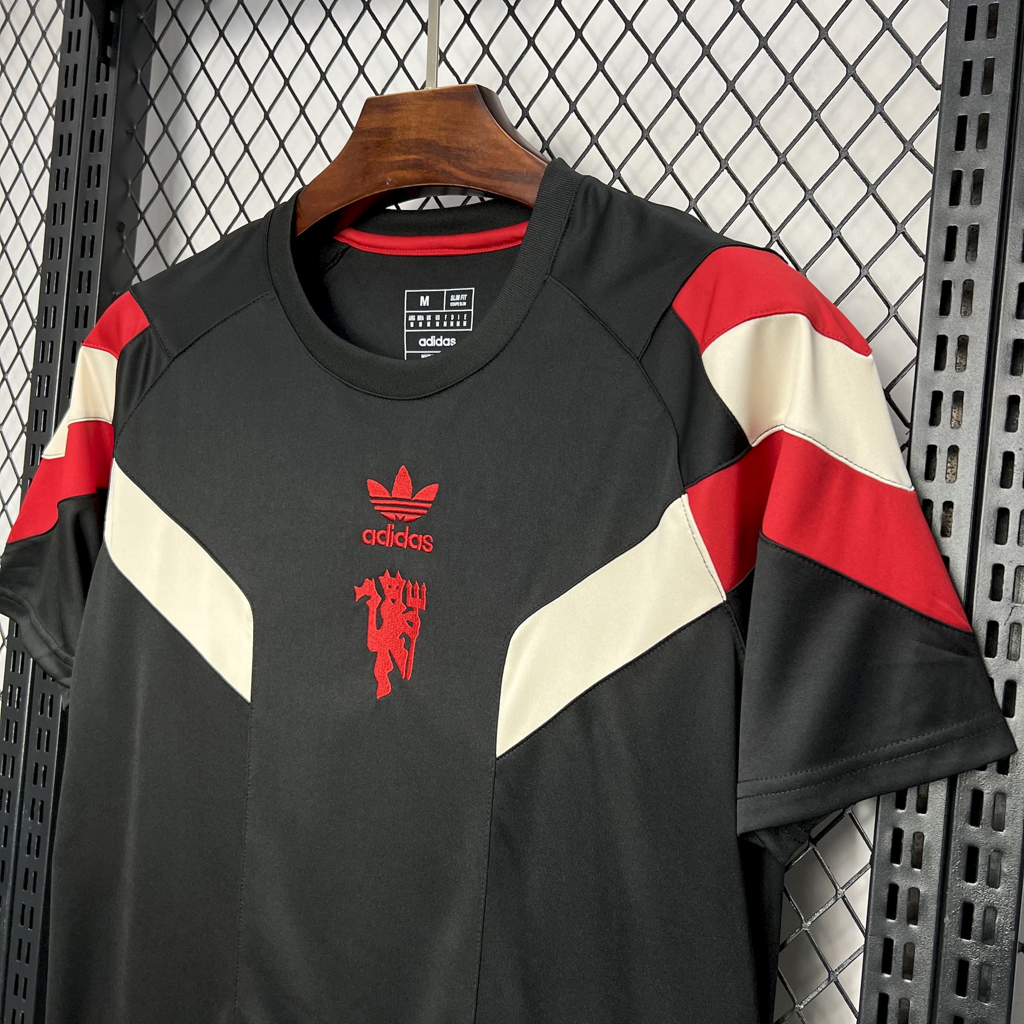 Manchester United 24-25 Retro Originals Black T-Shirt - Unitedfutballjersey