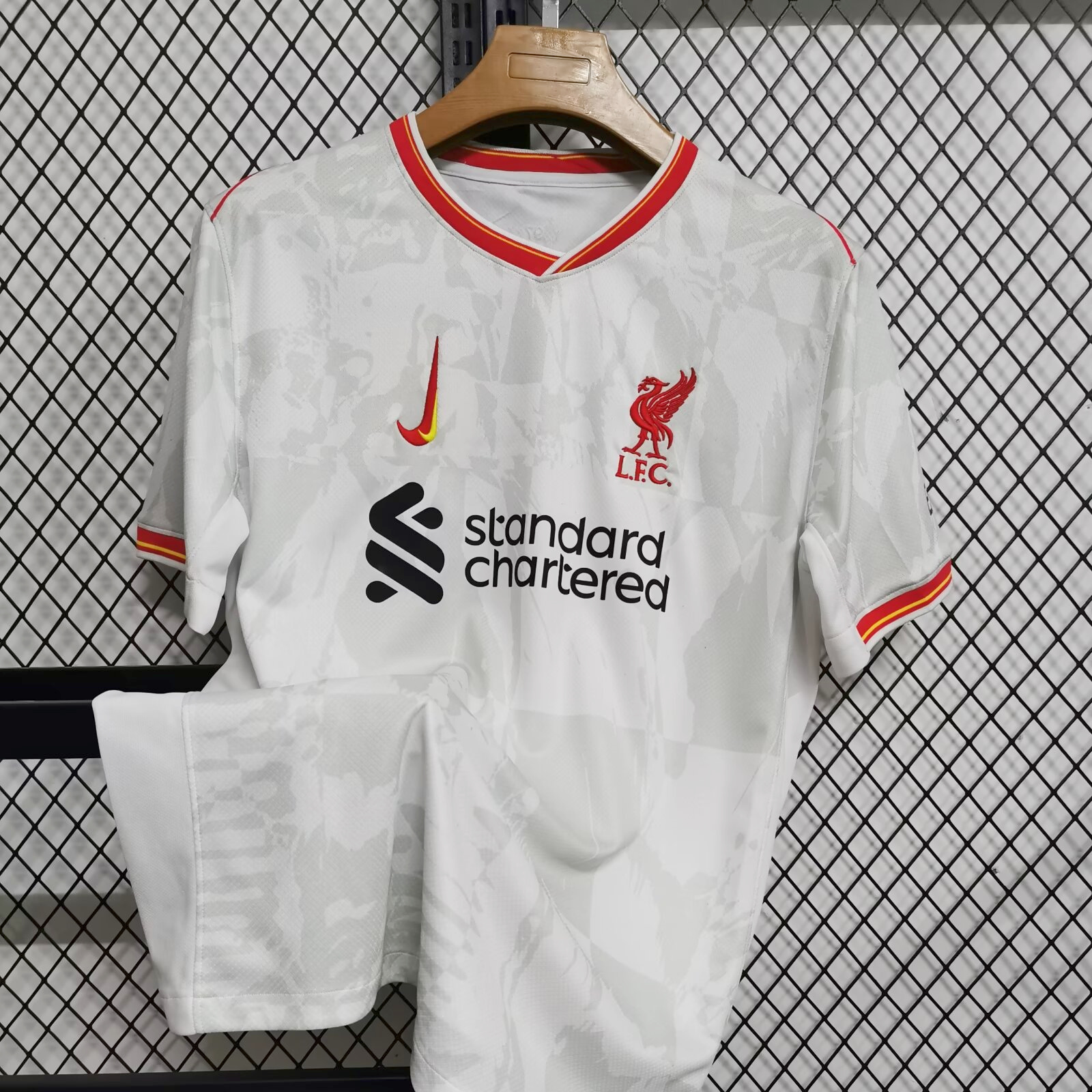 Liver.pool 24-25 Third Jersey - Fans Version - Unitedfutballjersey