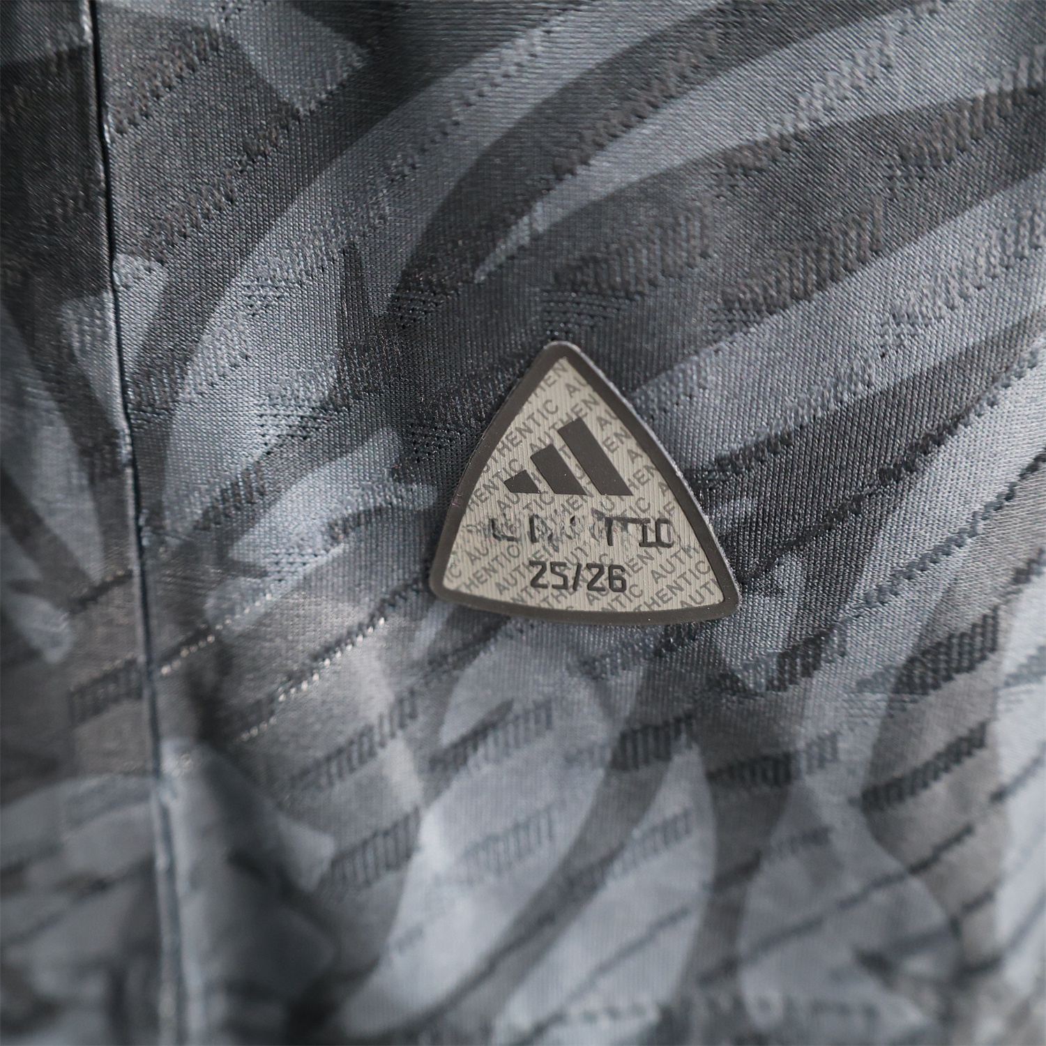 Liver.pool 25-26 Red White Liver.pool Bird Black Special Jersey - Player Version - Unitedfutballjersey