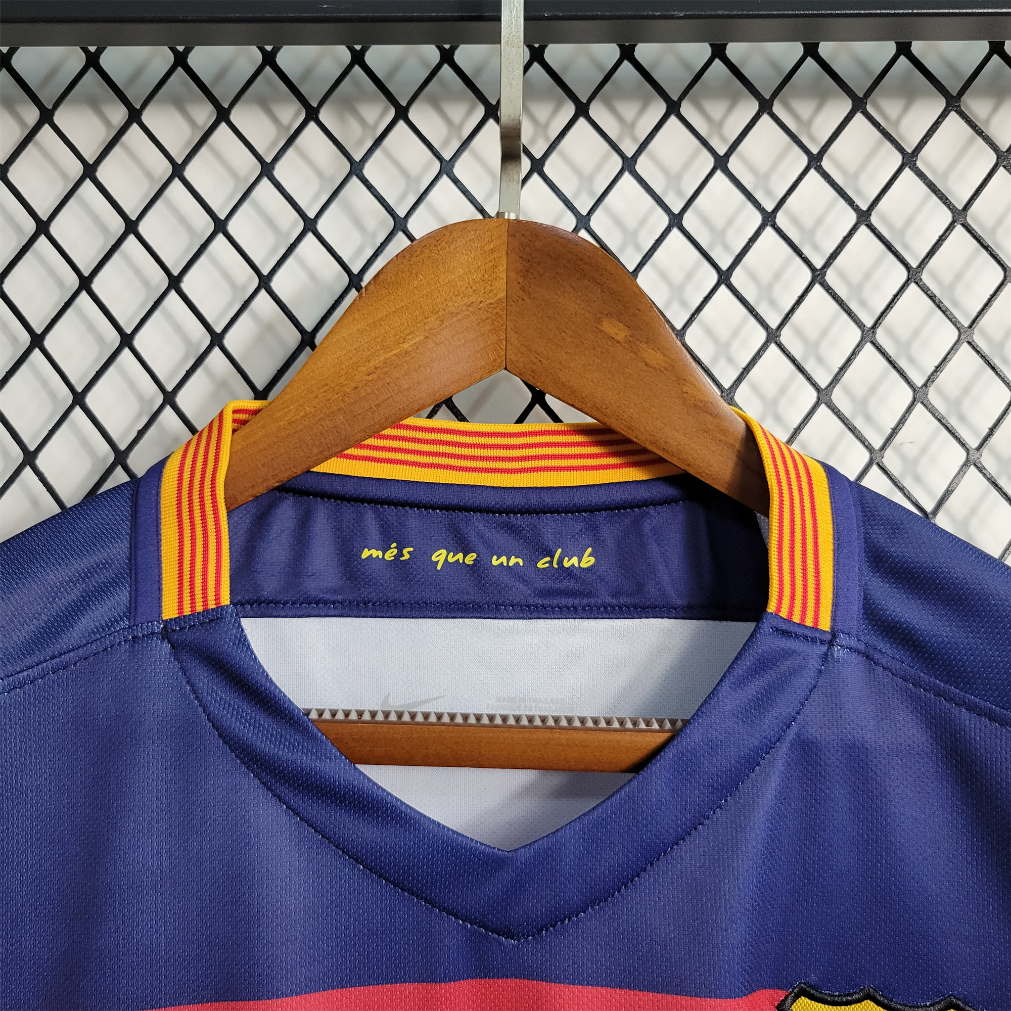 Retro Barcelona 15-16 Home Stadium Jersey - Unitedfutballjersey