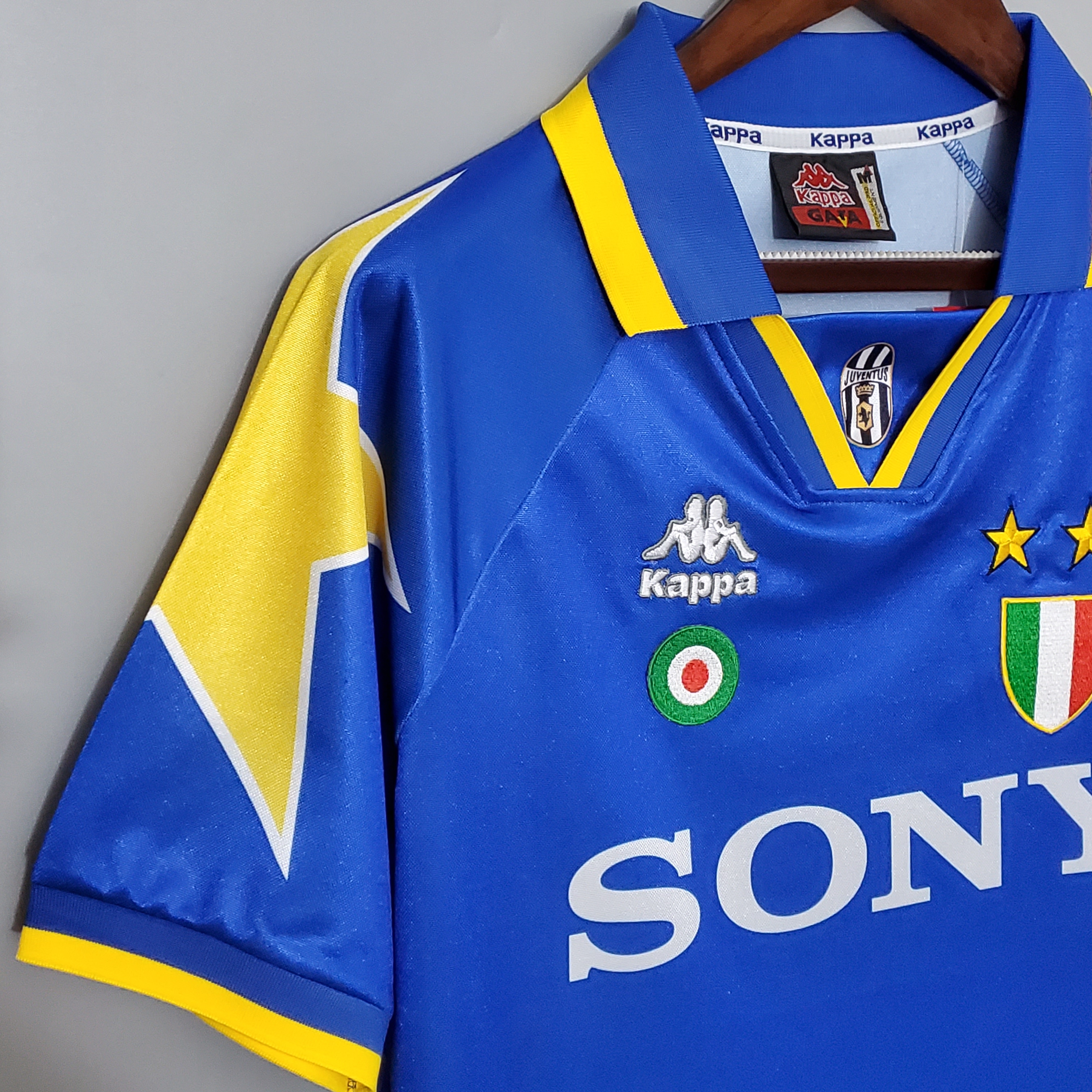 Retro Juventus 1995-96 Away Stadium Jersey - Unitedfutballjersey