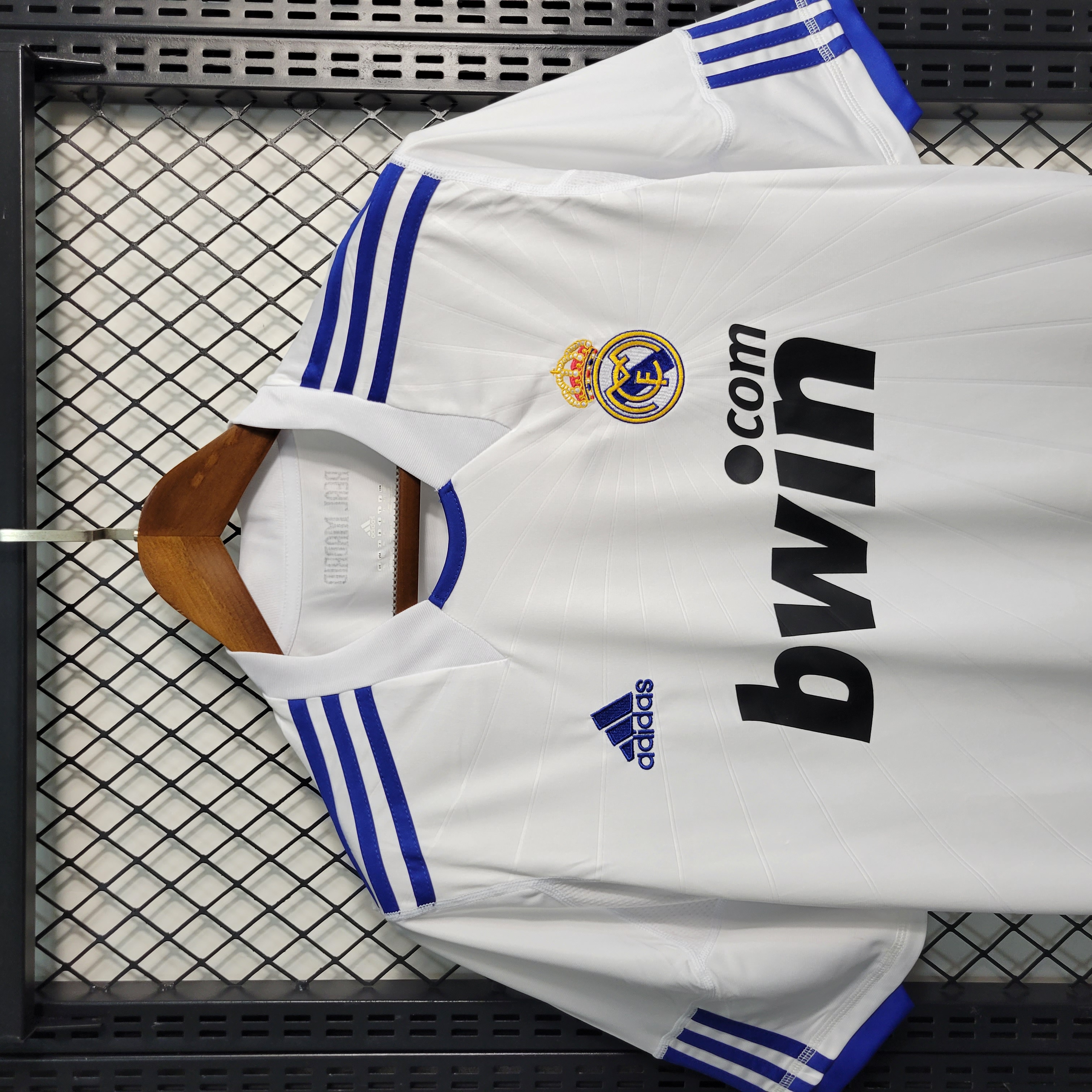 Retro Real Madrid 10-11 Home Stadium Jersey - Unitedfutballjersey