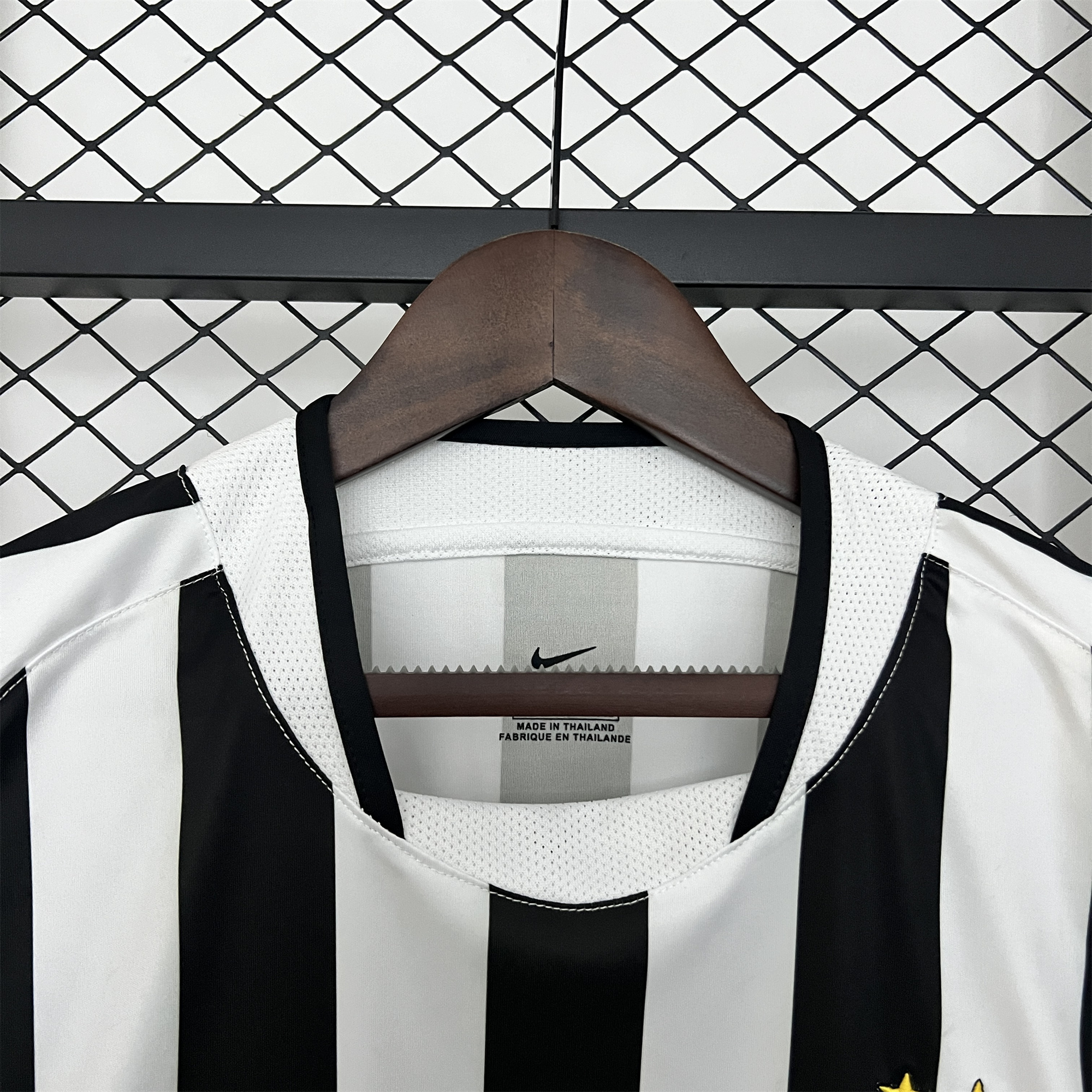 Retro Juventus 2003-04 Home Jersey - Unitedfutballjersey