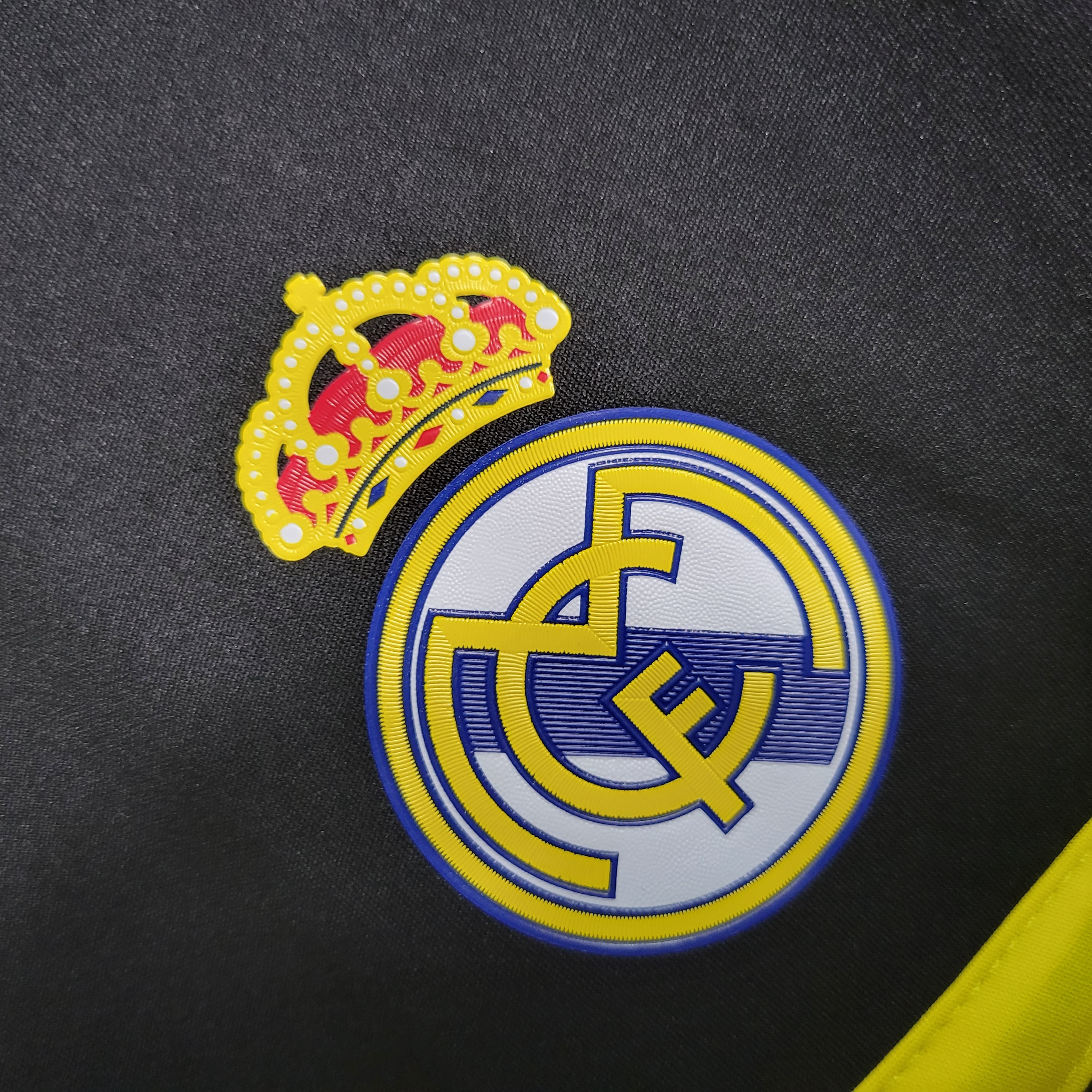 Retro Real Madrid 11-12 Black Goalkeeper Jersey - Unitedfutballjersey