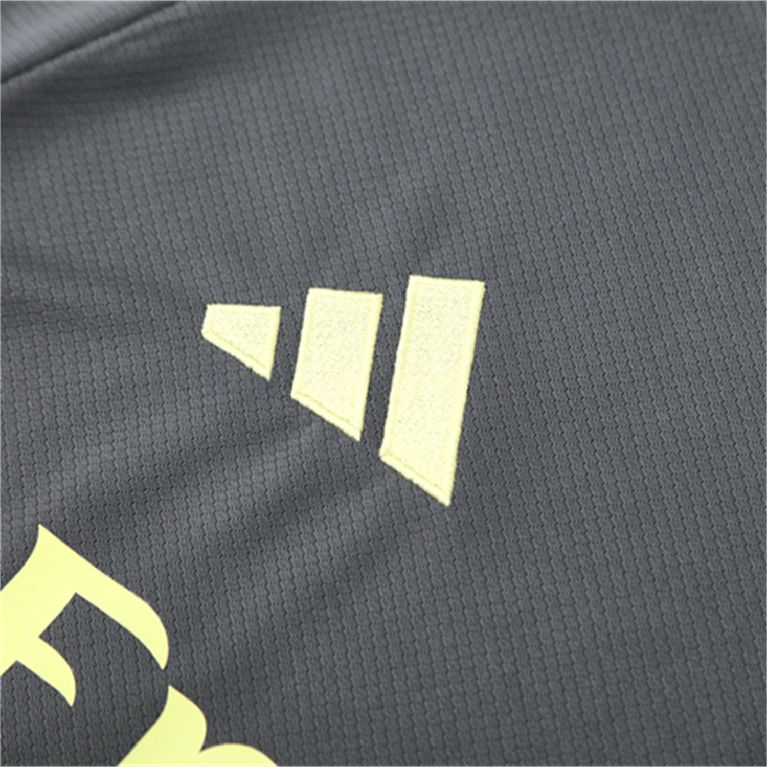 Real Madrid 25-26 Kids Short-Sleeve Training Set - Deep Grey Top and Shorts - Unitedfutballjersey