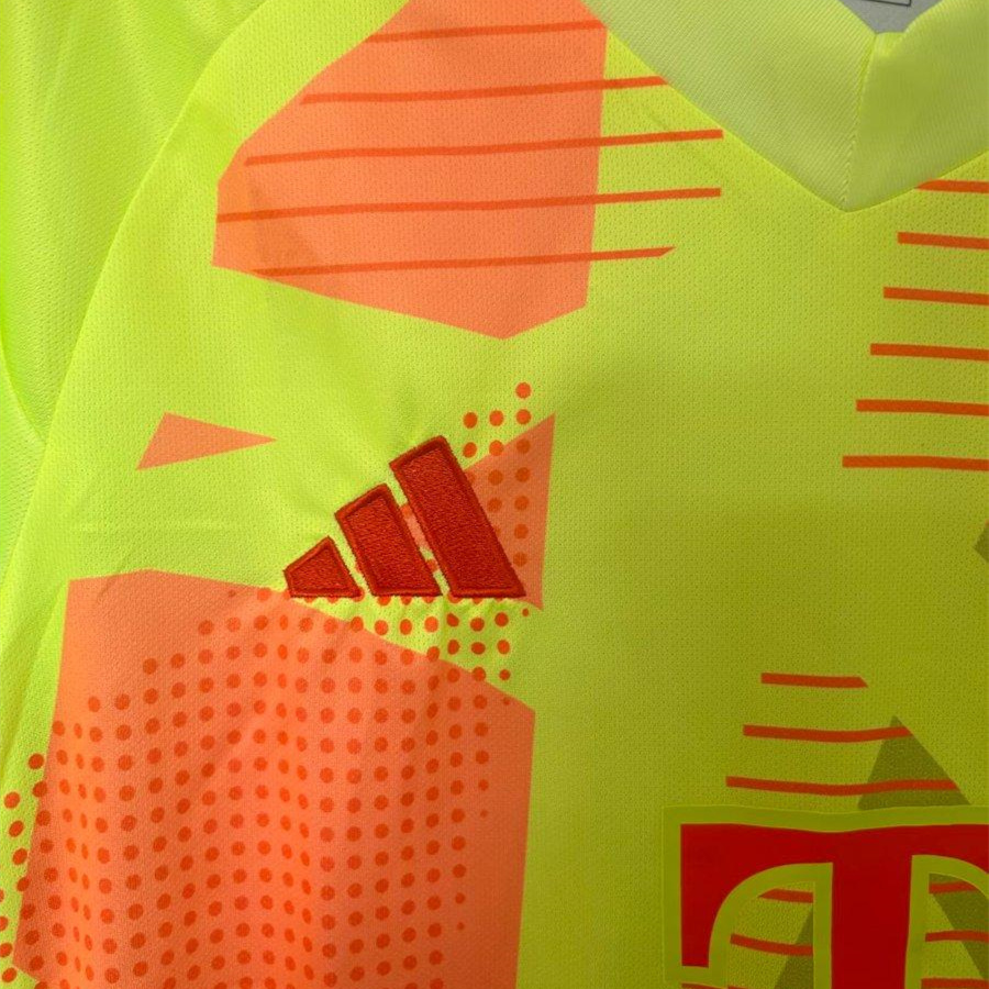 Bayern Munich 24-25 Green Goalkeeper Jersey - Fans Version - Unitedfutballjersey