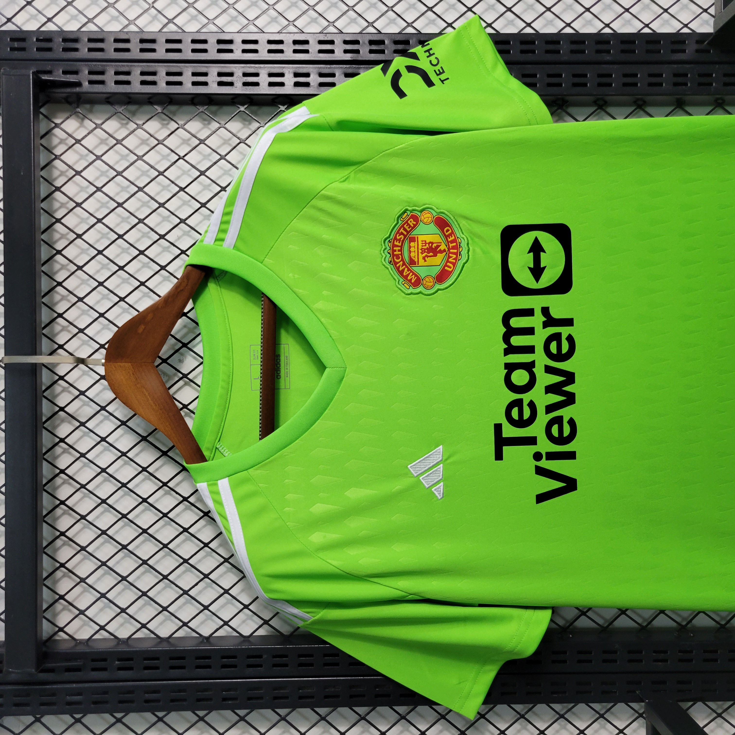 Manchester United 23-24 Green Goalkeeper Jersey - Fans Version - Unitedfutballjersey