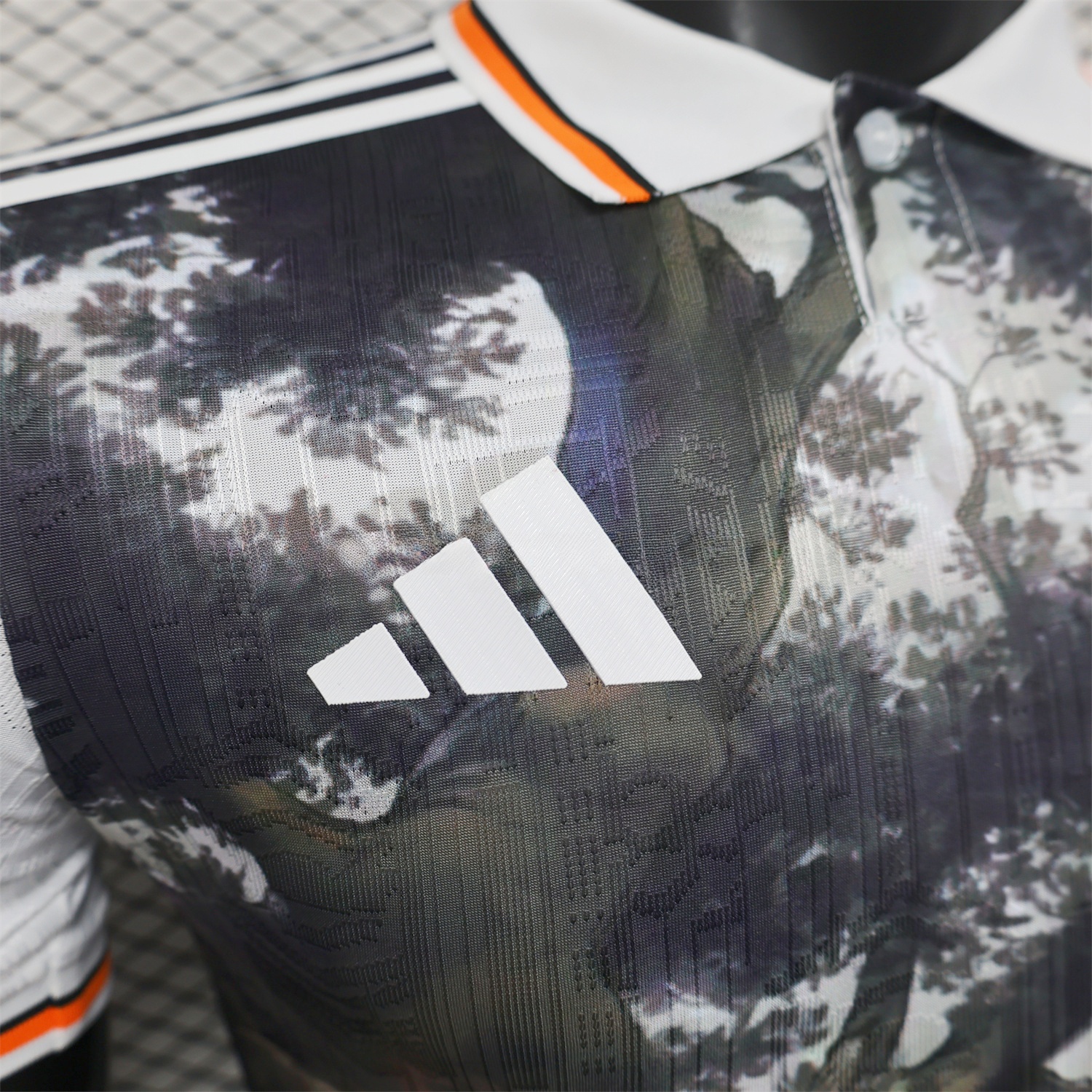 Japan 25-26 Son Goku Meditates Under The Tree Special Jersey - Player Version - Unitedfutballjersey