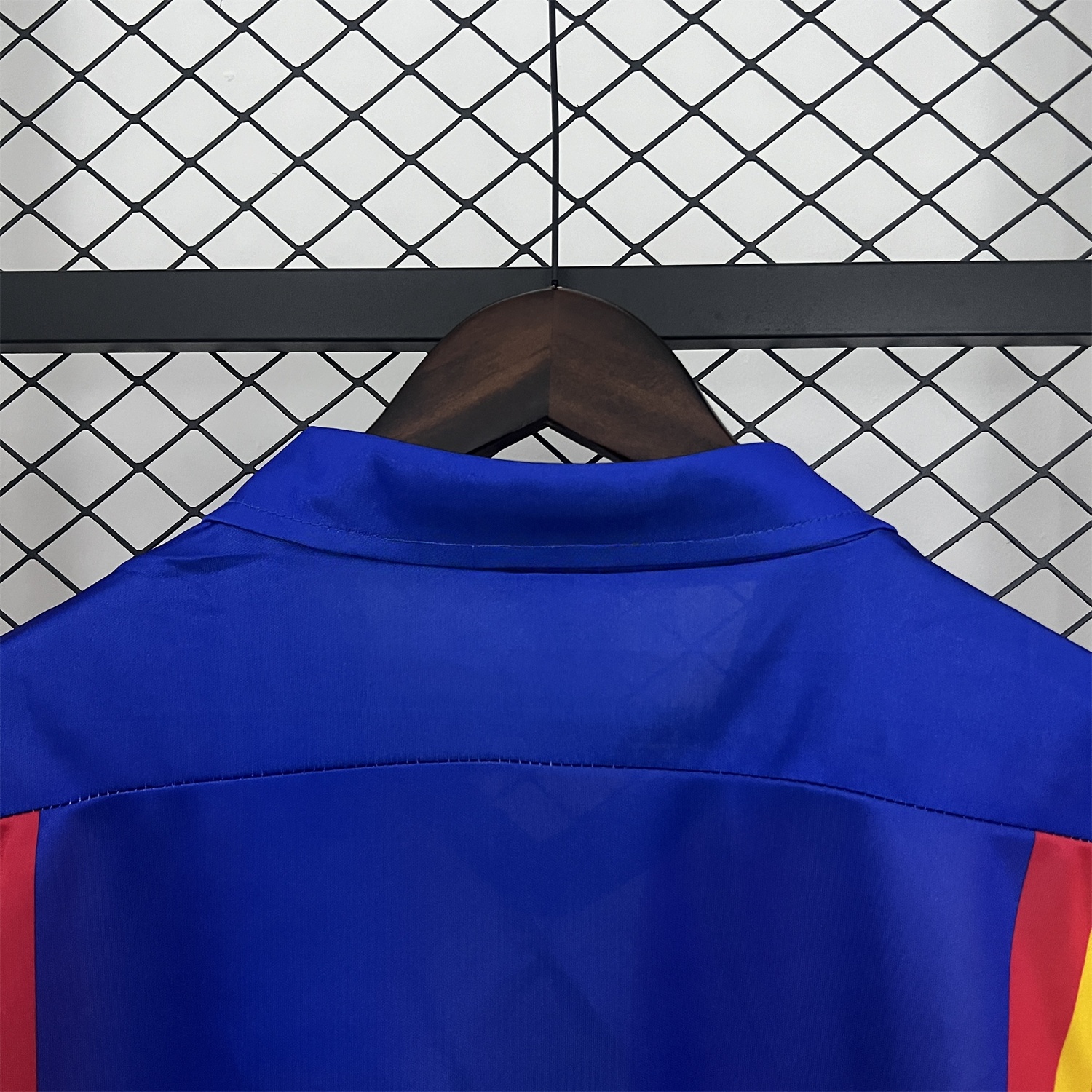 Retro Valencia 1980-82 Away Jersey - Unitedfutballjersey