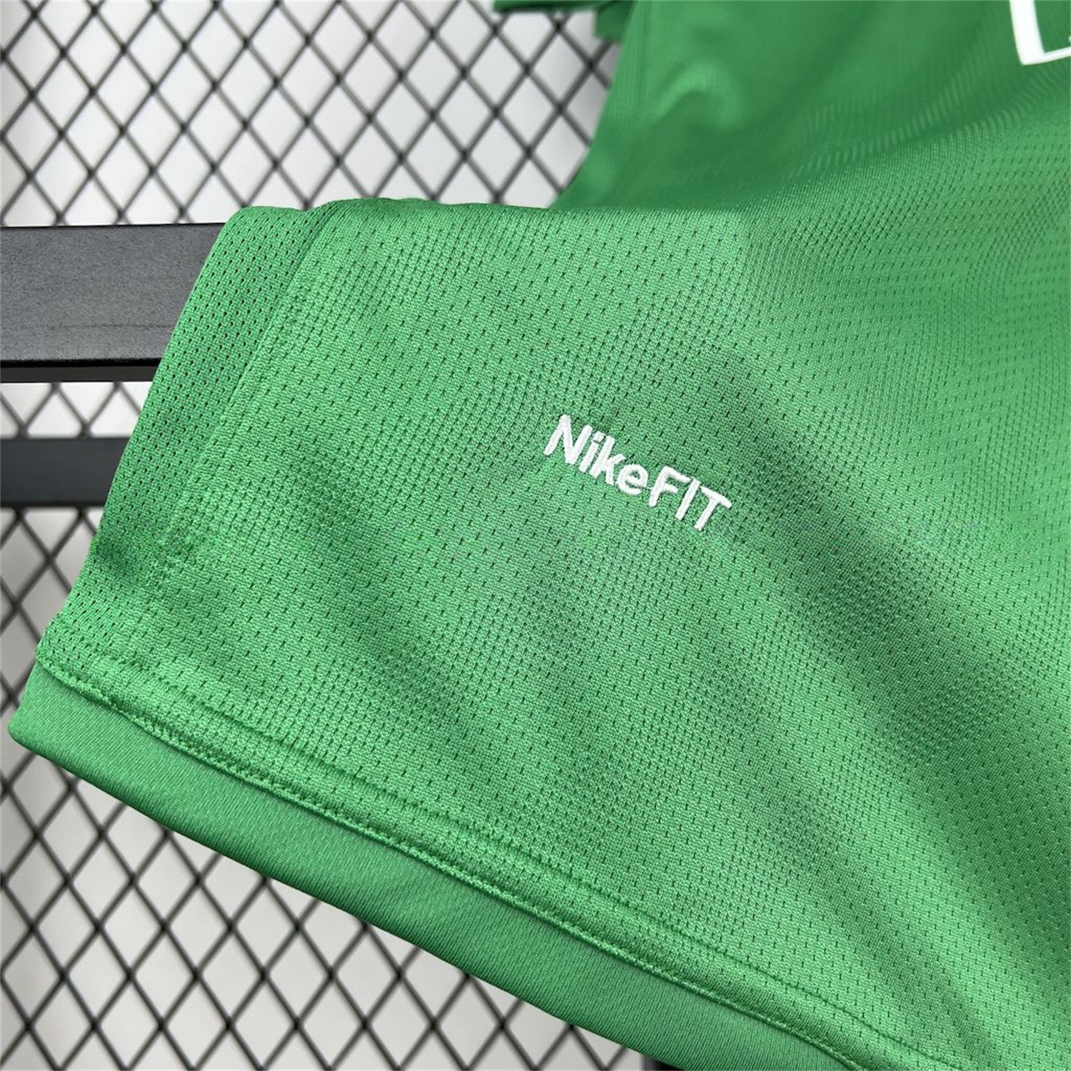 Retro Manchester United 2007-08 Green Goalkeeper Jersey - Unitedfutballjersey