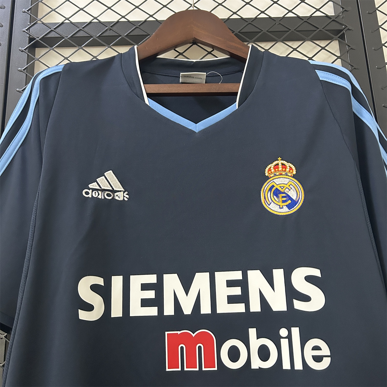 Retro Real Madrid 2003-04 Away Jersey - Unitedfutballjersey