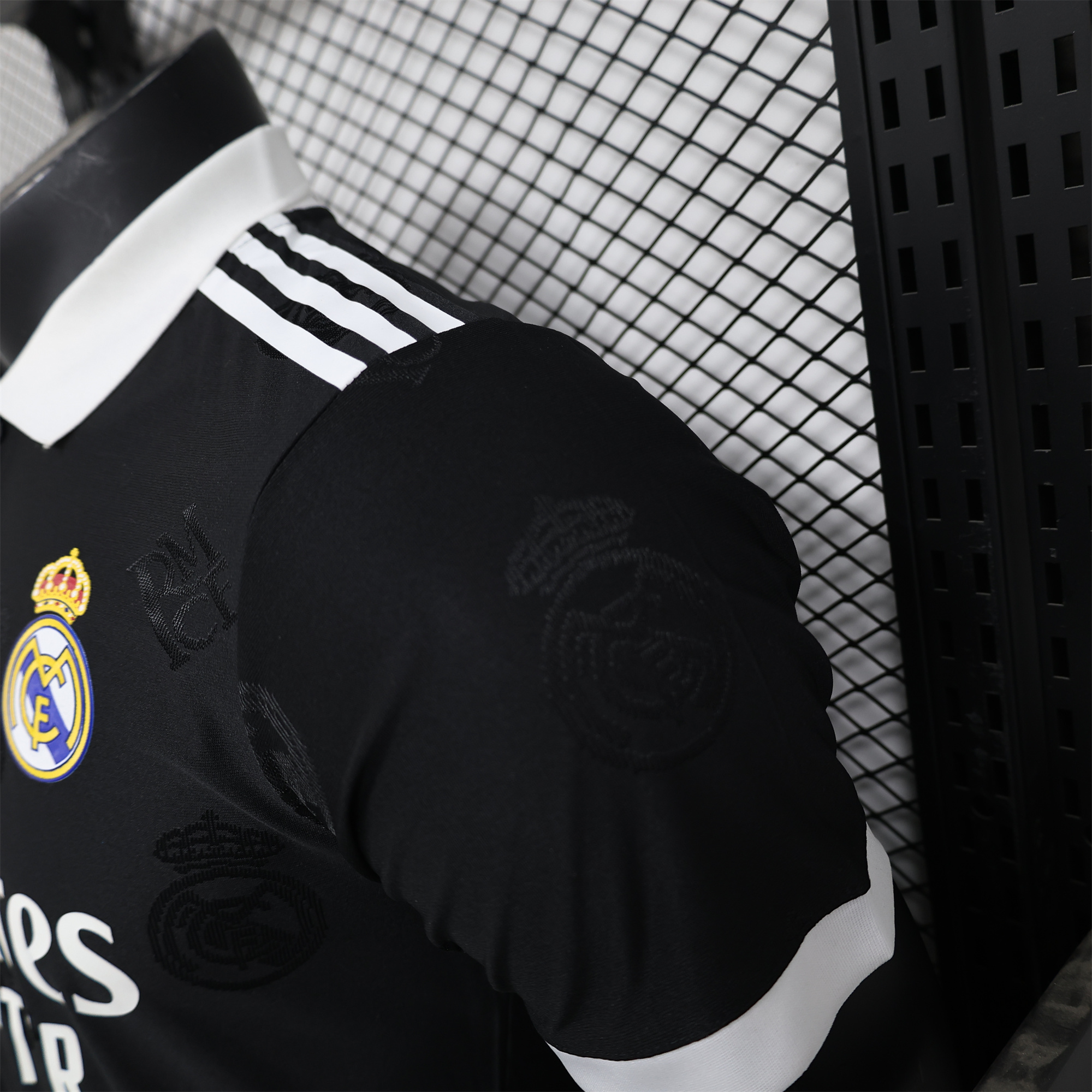 Real Madrid 24-25 Black LOGO Special Edition Jersey - Player Version - Unitedfutballjersey