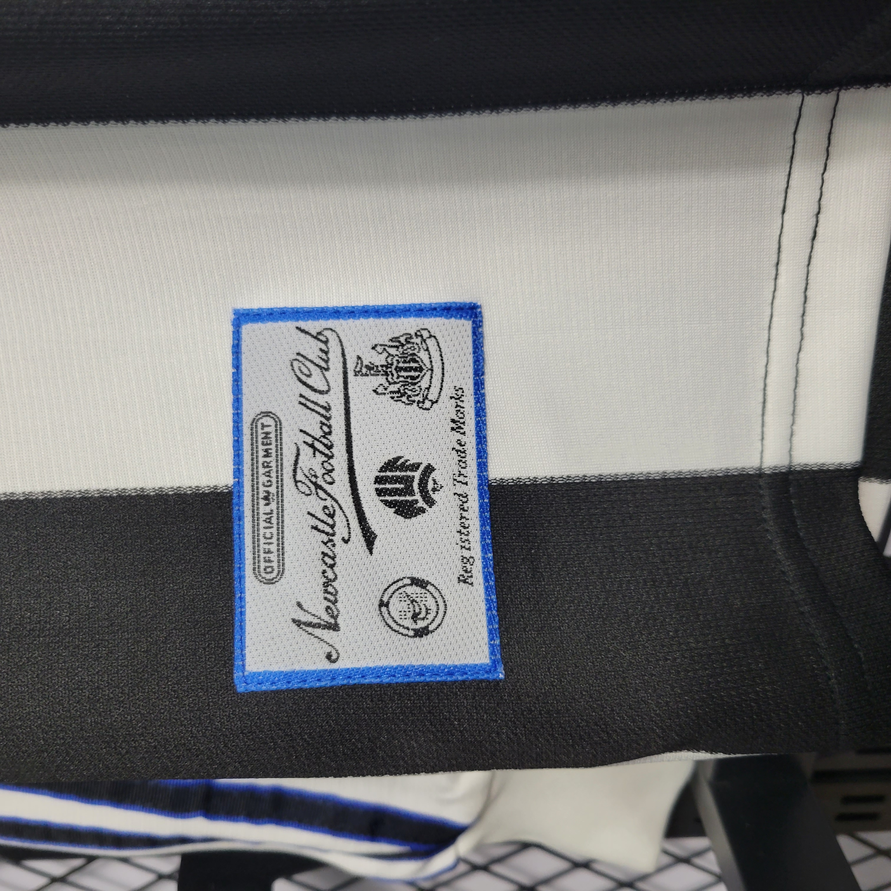 Retro Newcastle United 1995-97 Home Long Sleeve Jersey - Unitedfutballjersey