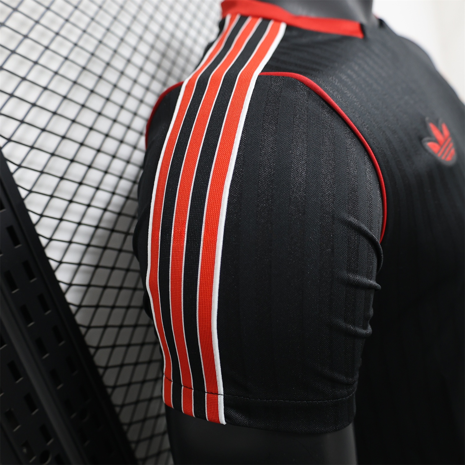 Manchester United 24-25 Black Icon Retro Jersey - Player Version - Unitedfutballjersey