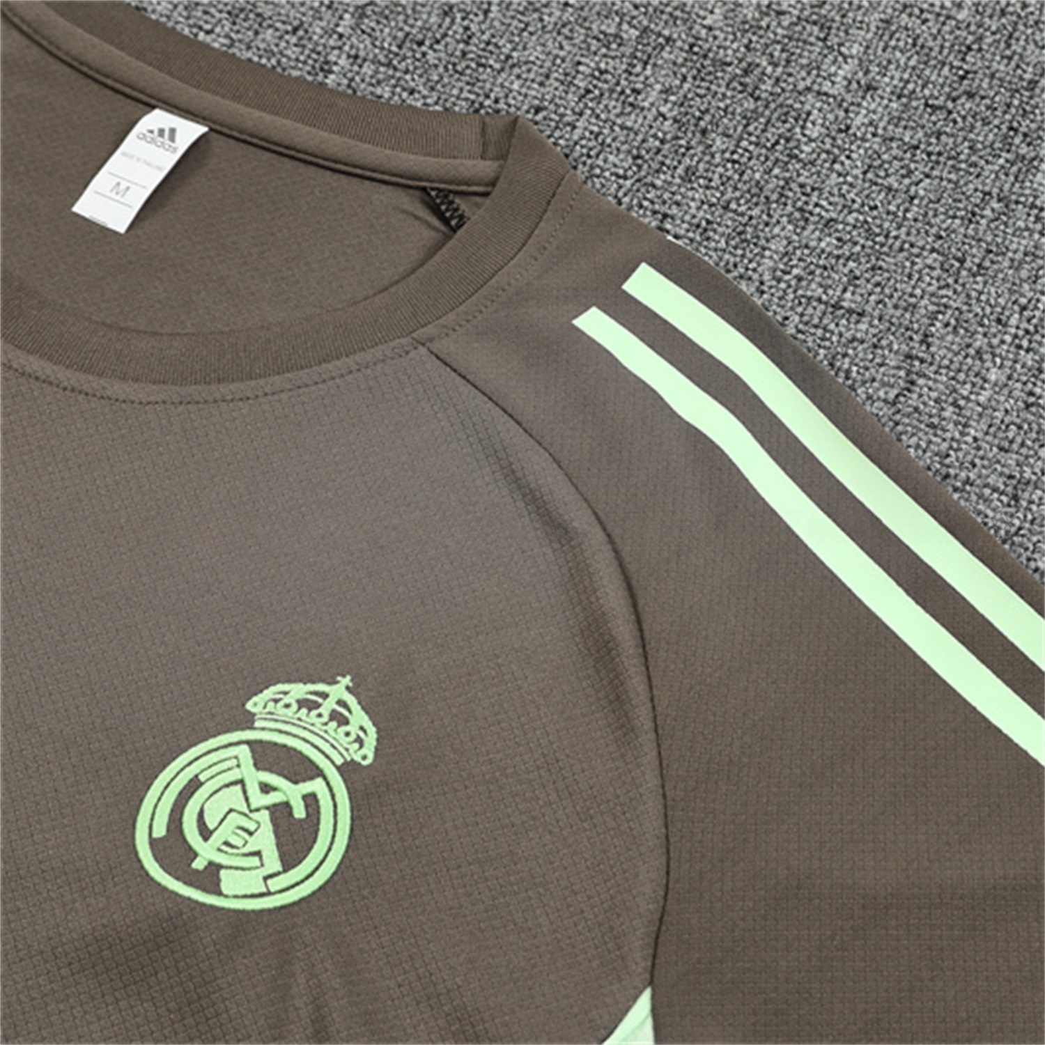 Real Madrid 25-26 Short-Sleeve Training Set - Dark Khaki Top and Shorts - Unitedfutballjersey