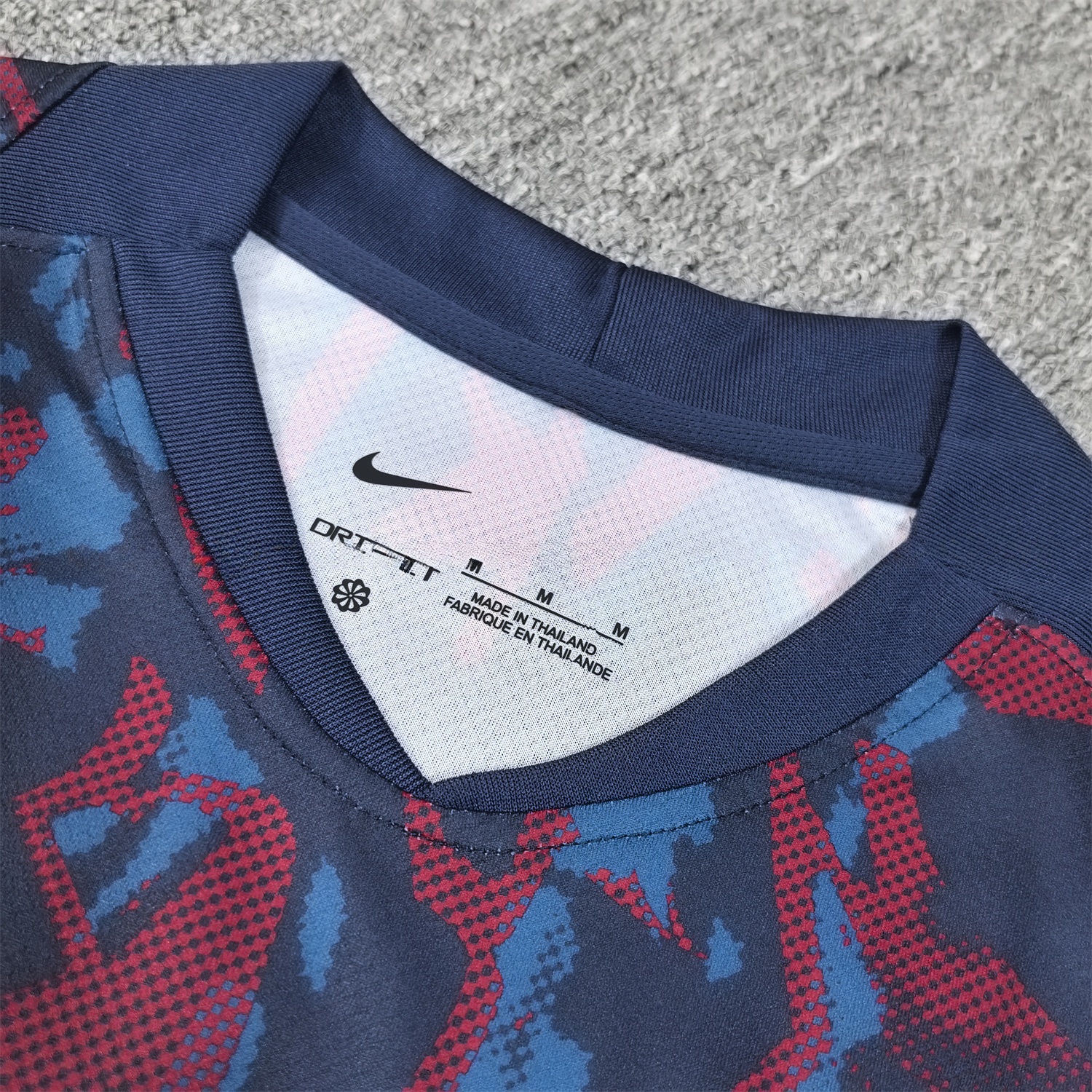 Barcelona 25-26 Deep Blue Training Jersey with Red and Blue Tree Pattern - Fans Version - Unitedfutballjersey
