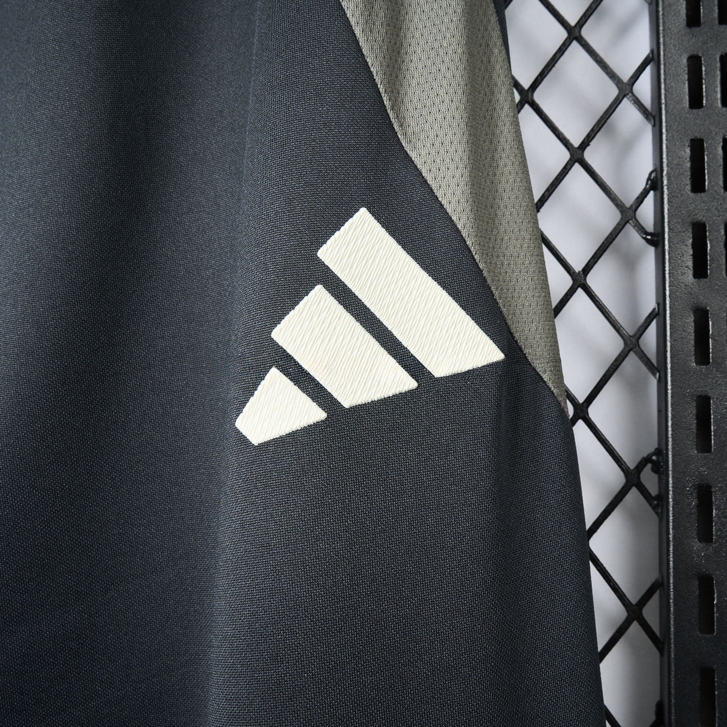 Real Madrid 24-25 Graphite Grey Training Pants - Player Version - Unitedfutballjersey