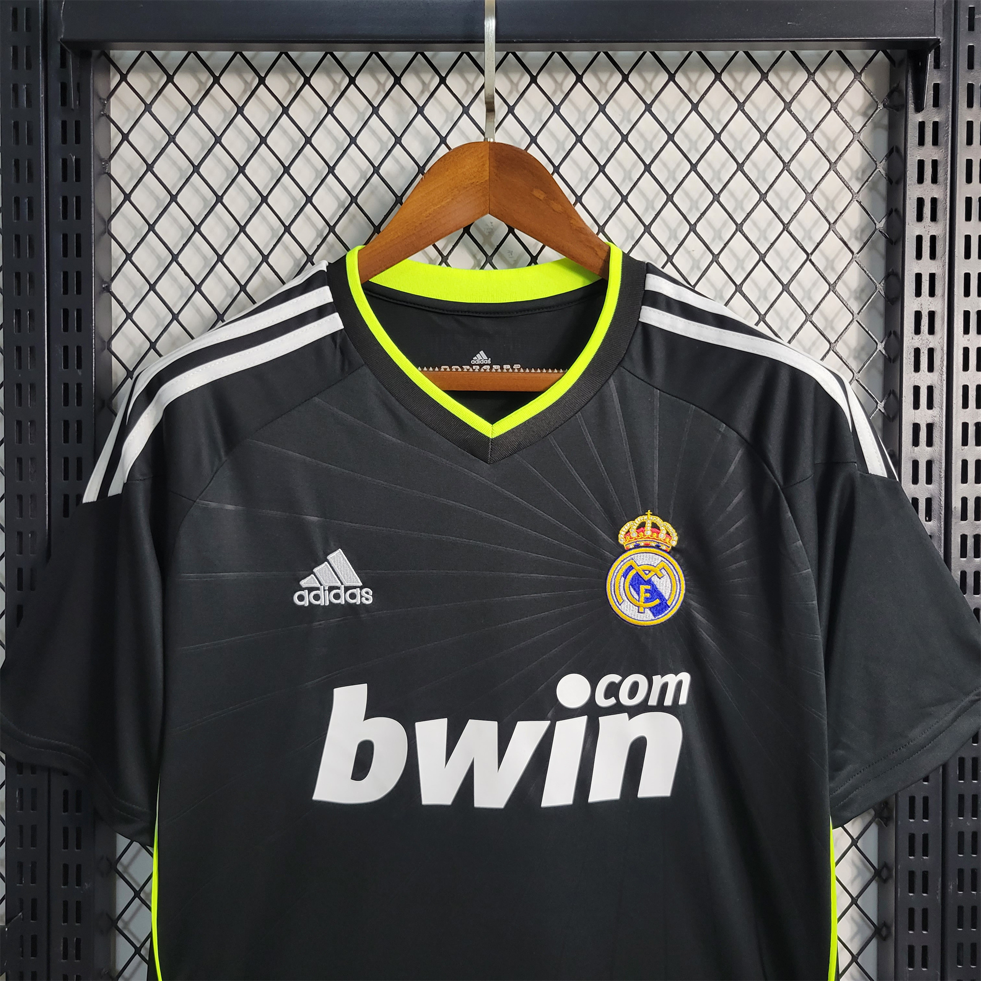 Retro Real Madrid 10-11 Away Stadium Jersey - Unitedfutballjersey