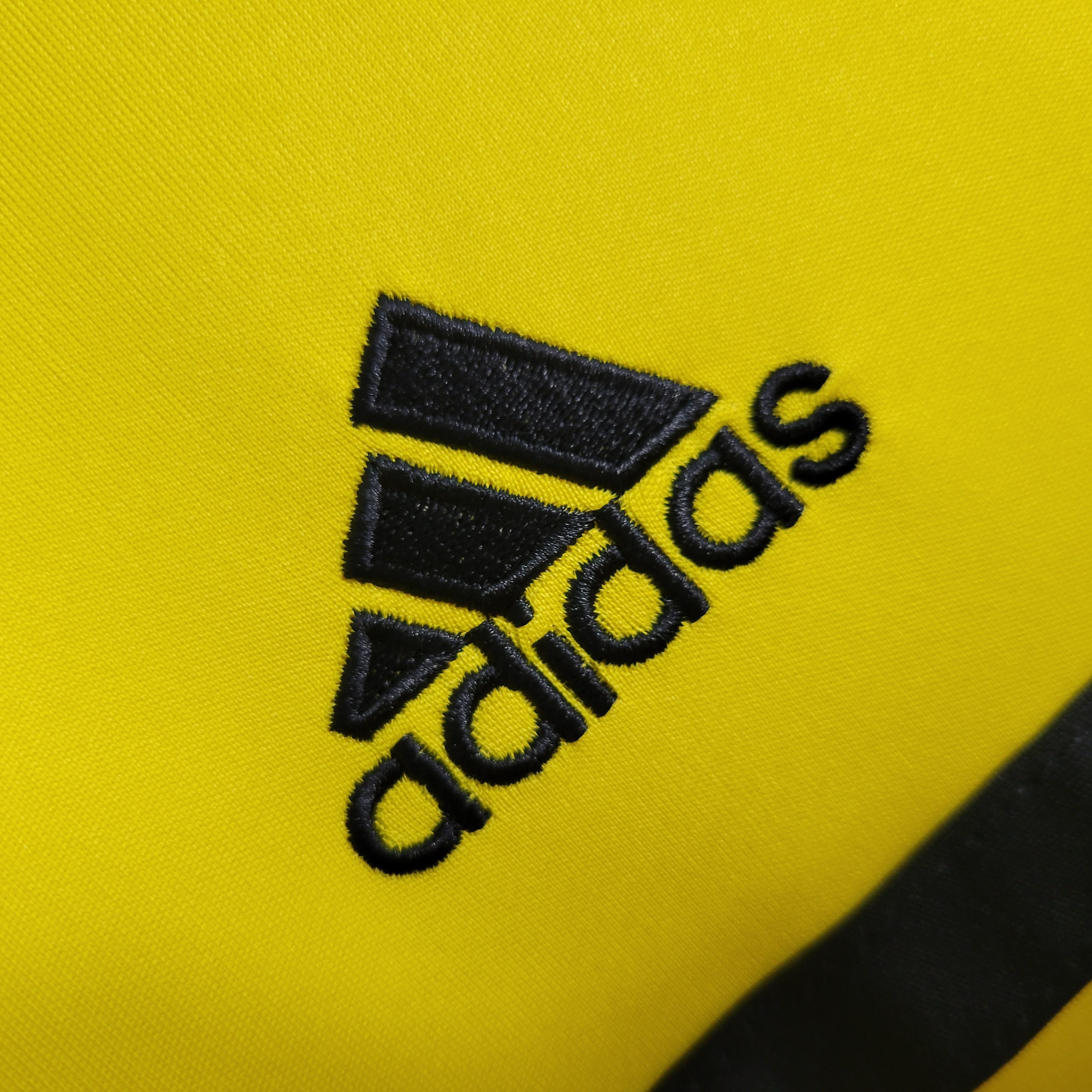 Retro Real Madrid 11-12 Yellow Goalkeeper Jersey - Unitedfutballjersey