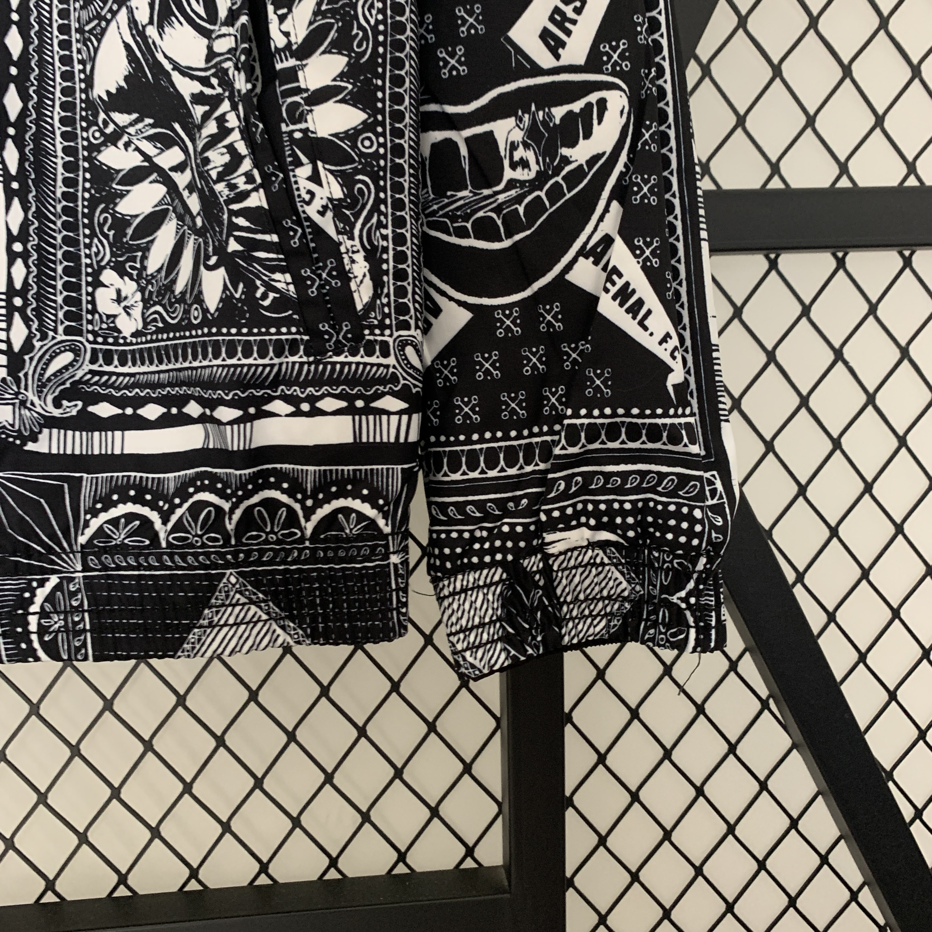 Arsenal x I-a-n.W-r-i-g-h-t Limited Edition 23-24 Player Reversible Windbreaker - Unitedfutballjersey