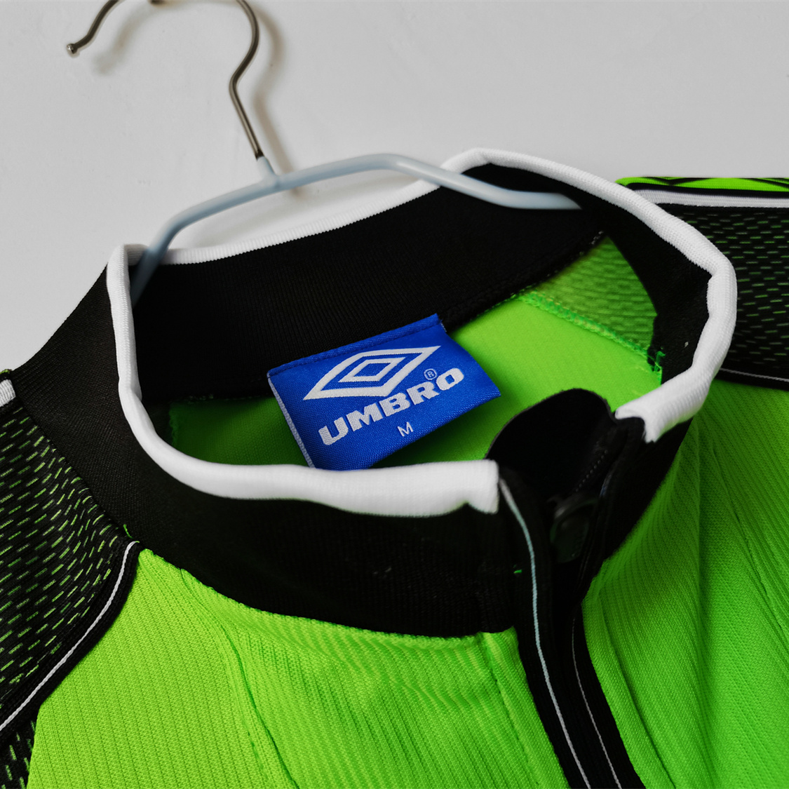 Retro Manchester United 98-99 Green Goalkeeper Long Sleeve Jersey - Unitedfutballjersey