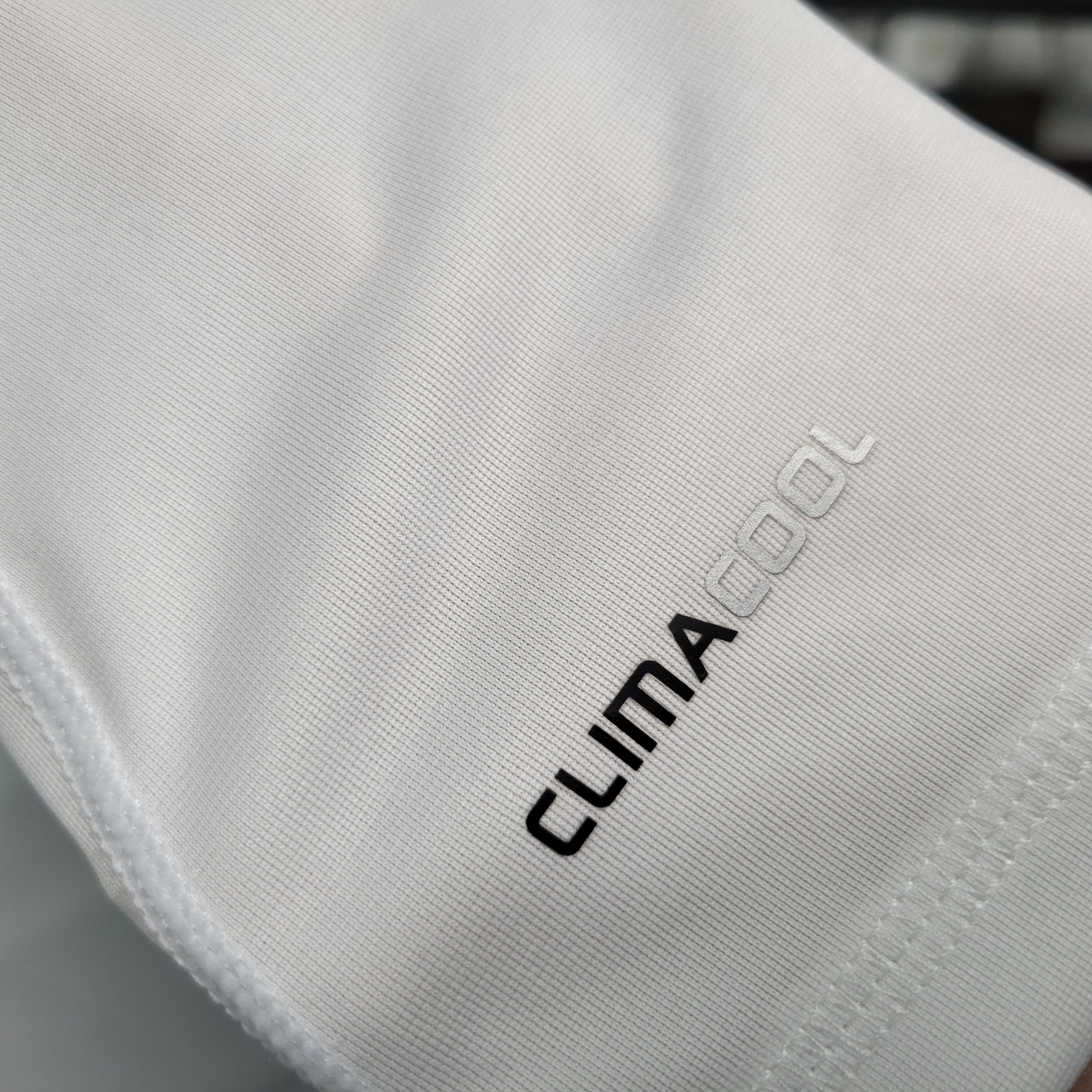 Retro Real Madrid 10-11 Home Stadium Long Sleeve Jersey - Unitedfutballjersey