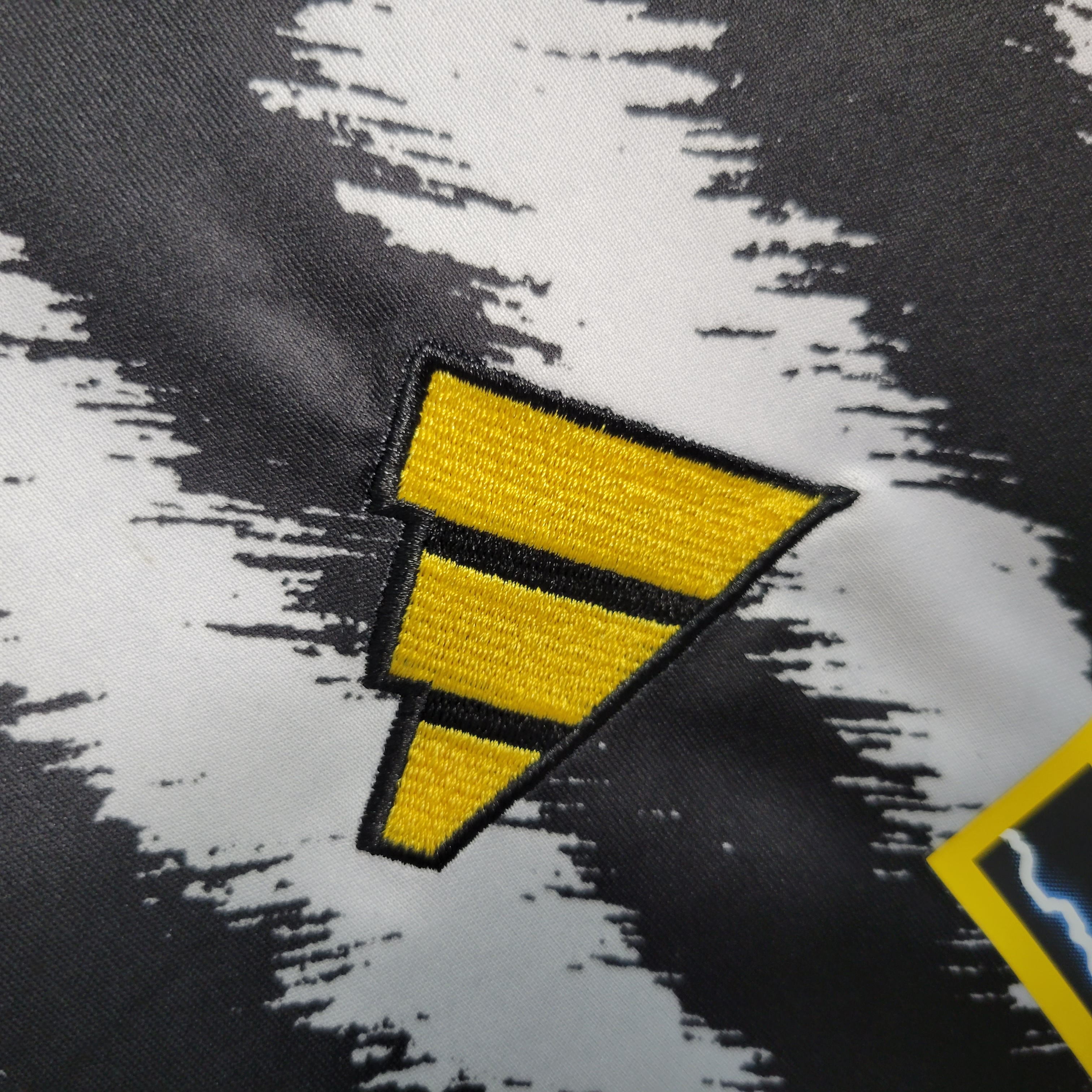 23-24 Juventus Home Long Sleeve Jersey - Fans Version - Unitedfutballjersey