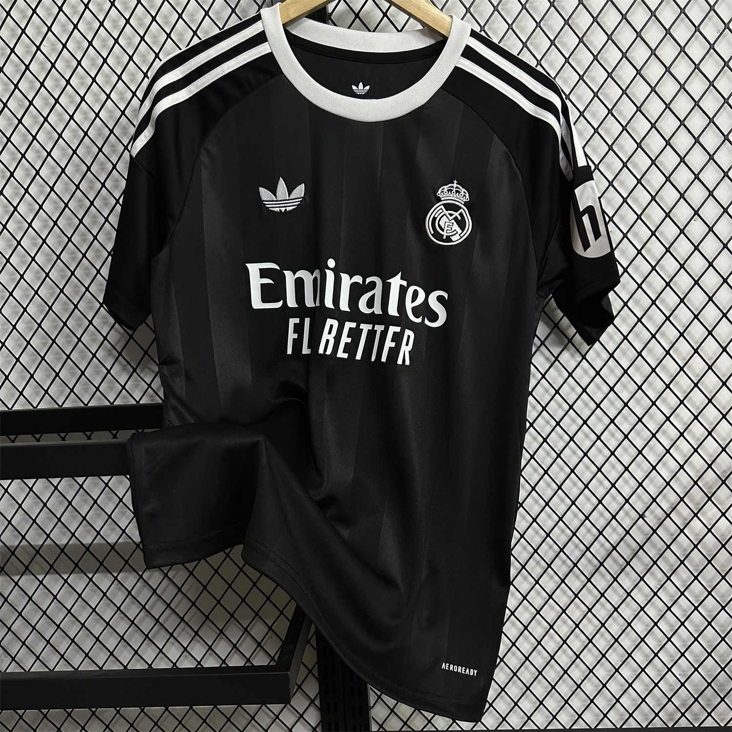 Real Madrid 25-26 Black Terrace Goalkeeper Jersey - Fans Version - Unitedfutballjersey