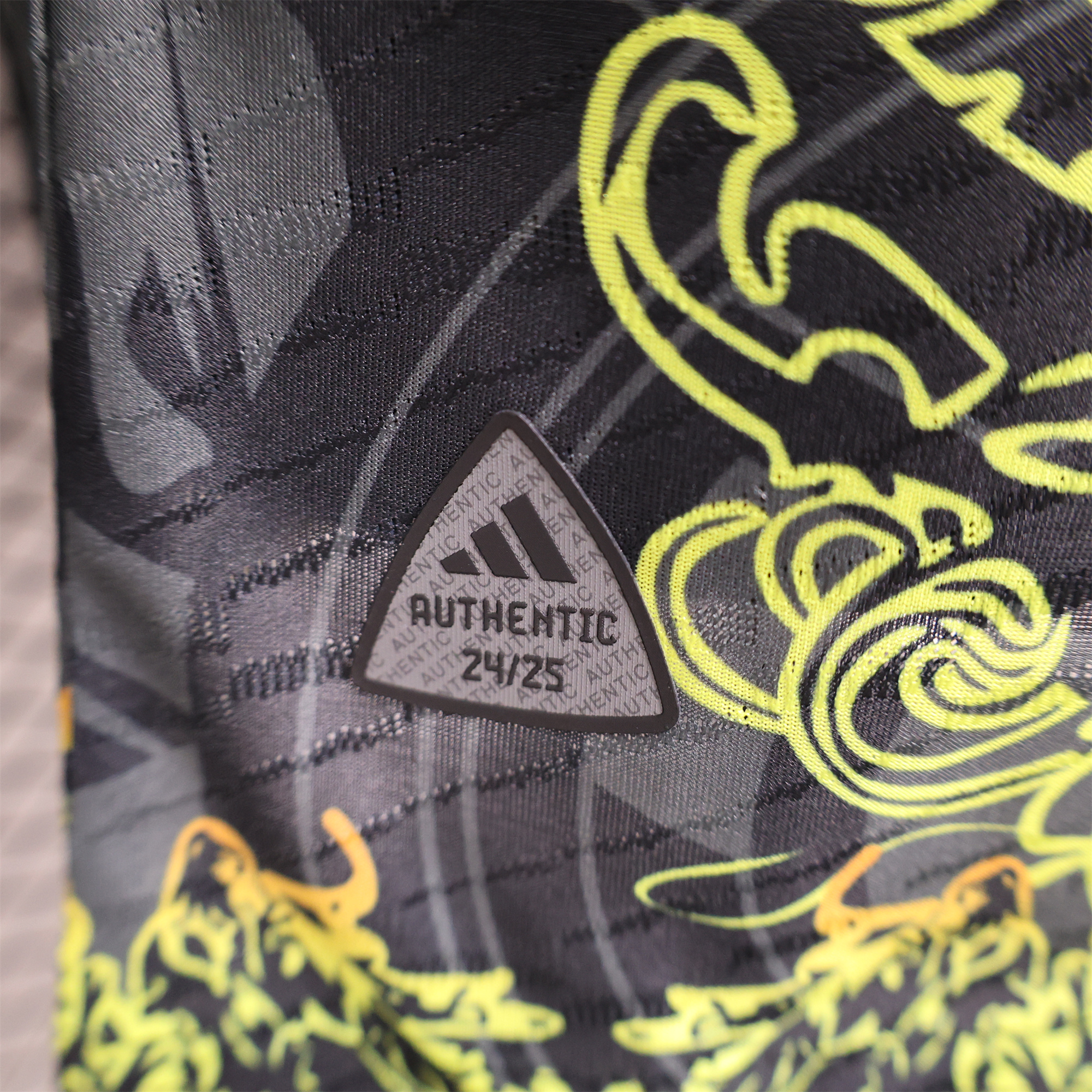 Real Madrid 24-25 Yellow Loong Black Special Edition Jersey - Player Version - Unitedfutballjersey