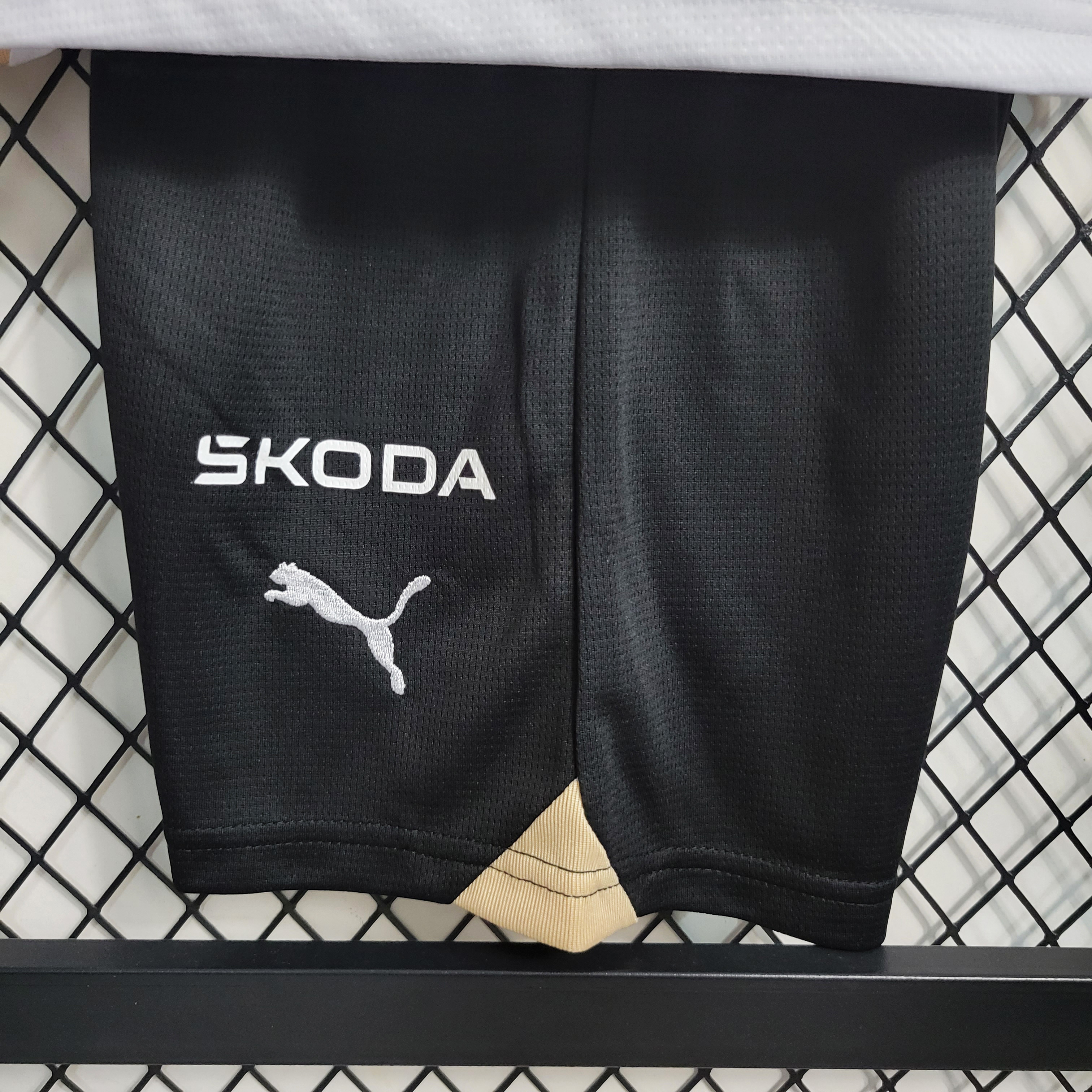 Valencia 23-24 Home Kids Kit - Unitedfutballjersey