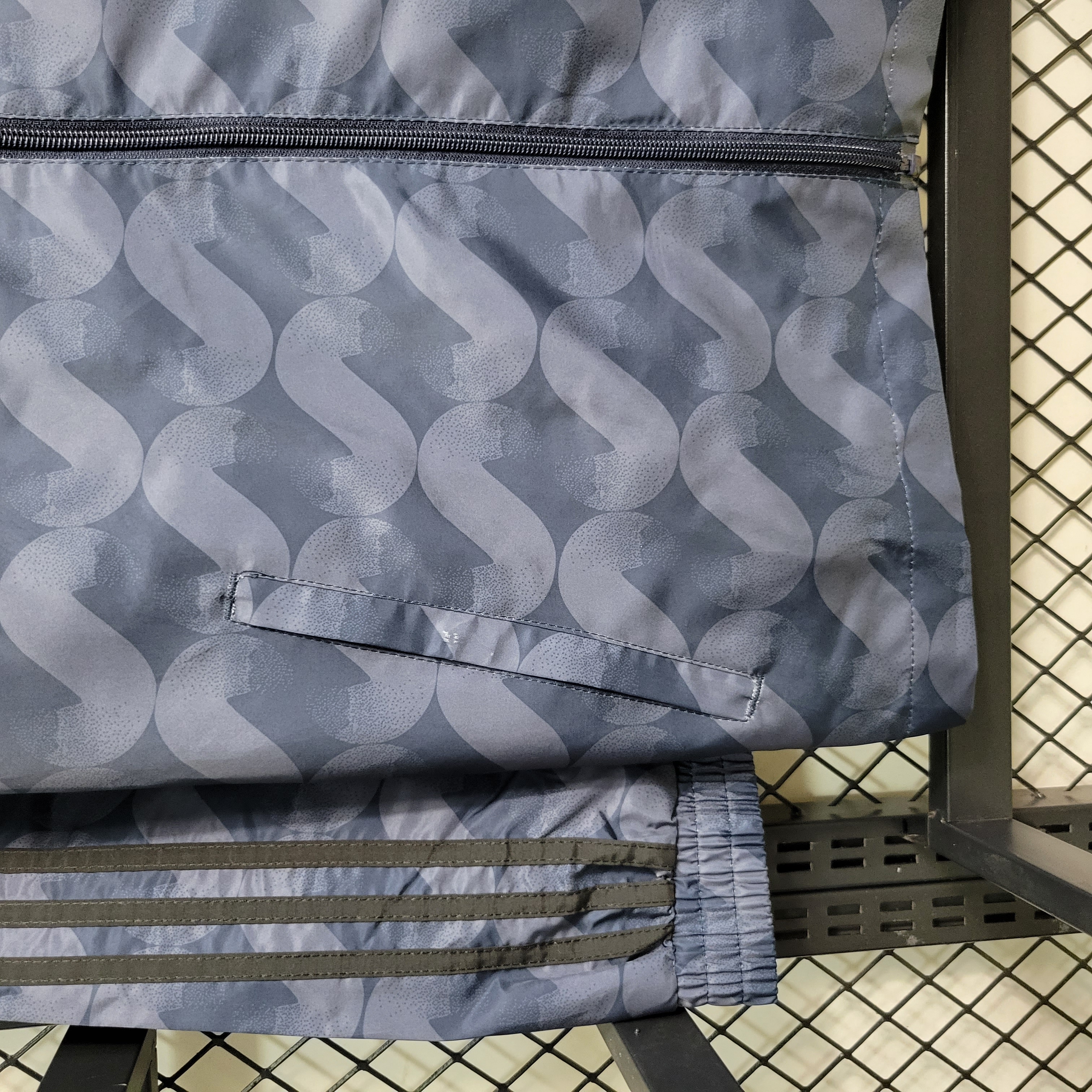 Real Madrid 23-24 Away Stadium Player Windbreaker - Navy - Unitedfutballjersey