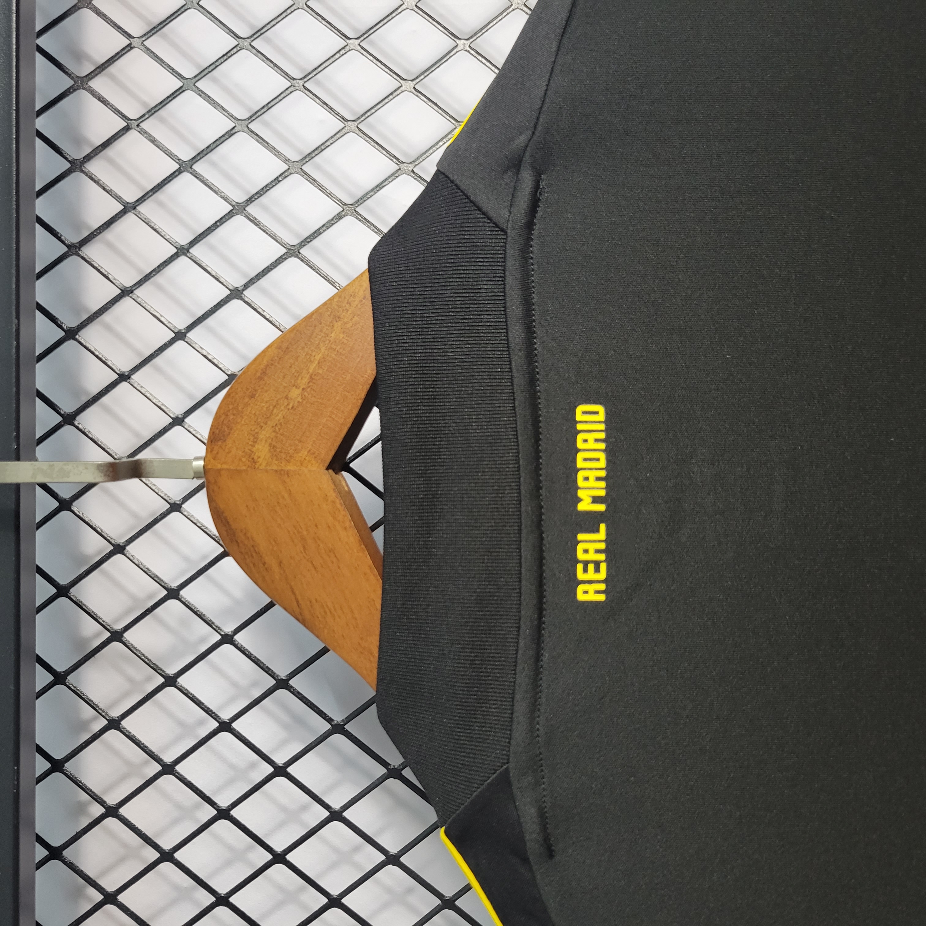 Retro Real Madrid 11-12 Black Goalkeeper Jersey - Unitedfutballjersey