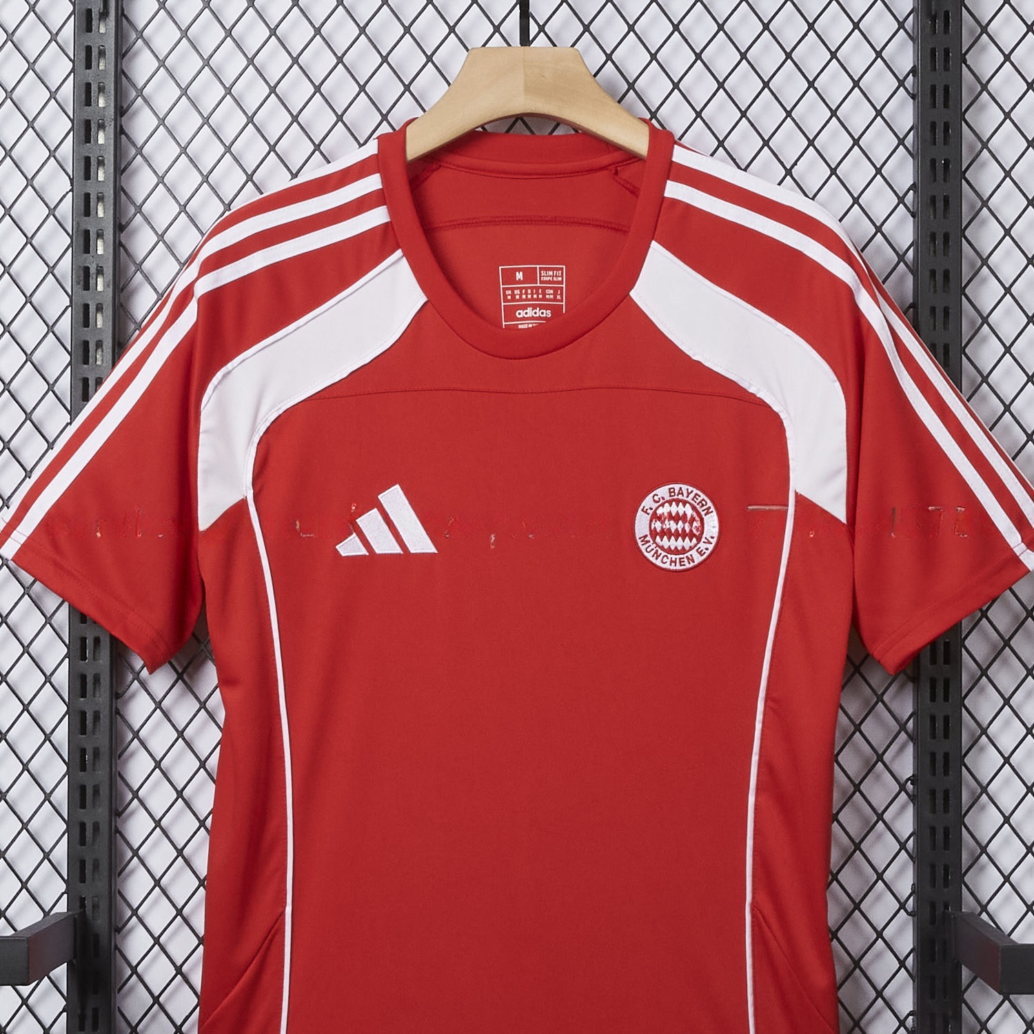 Bayern Munich 25-26 Red Urban Purist T-Shirt - Fans Version - Unitedfutballjersey