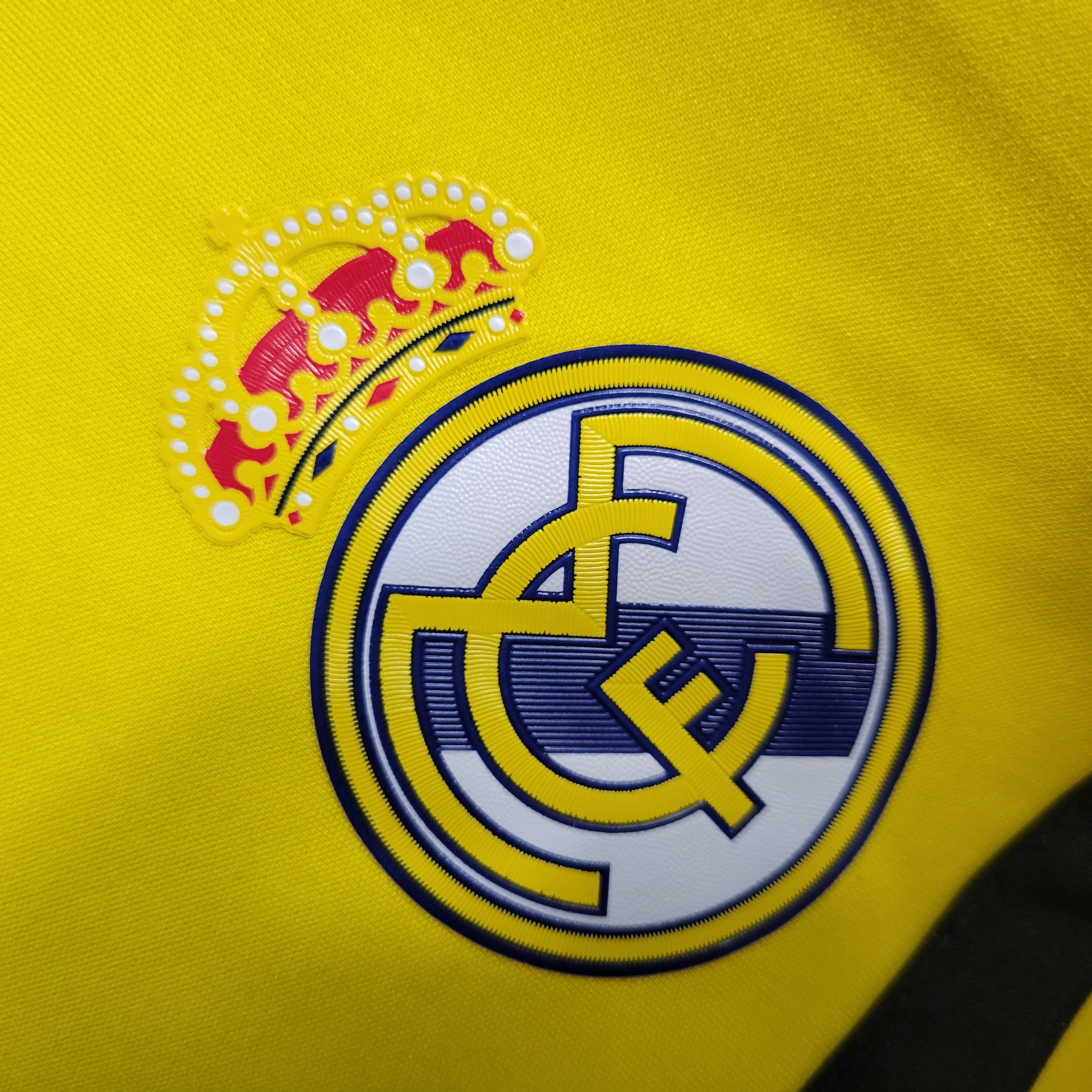 Retro Real Madrid 11-12 Yellow Goalkeeper Jersey - Unitedfutballjersey